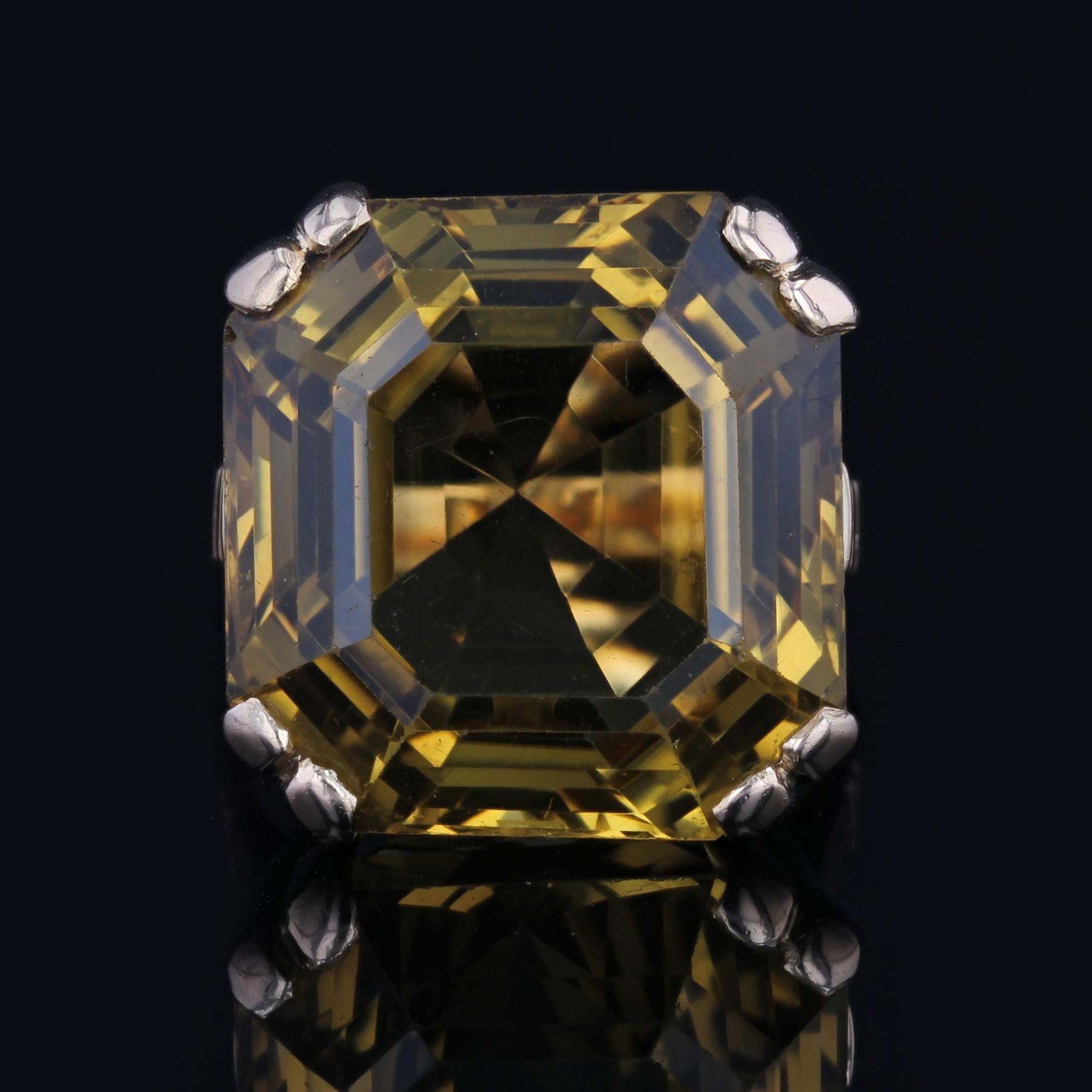 Französischer 1960er Jahre 31 Karat Citrin 18 Karat Rose Gold Retro Cocktail Ring Damen im Angebot