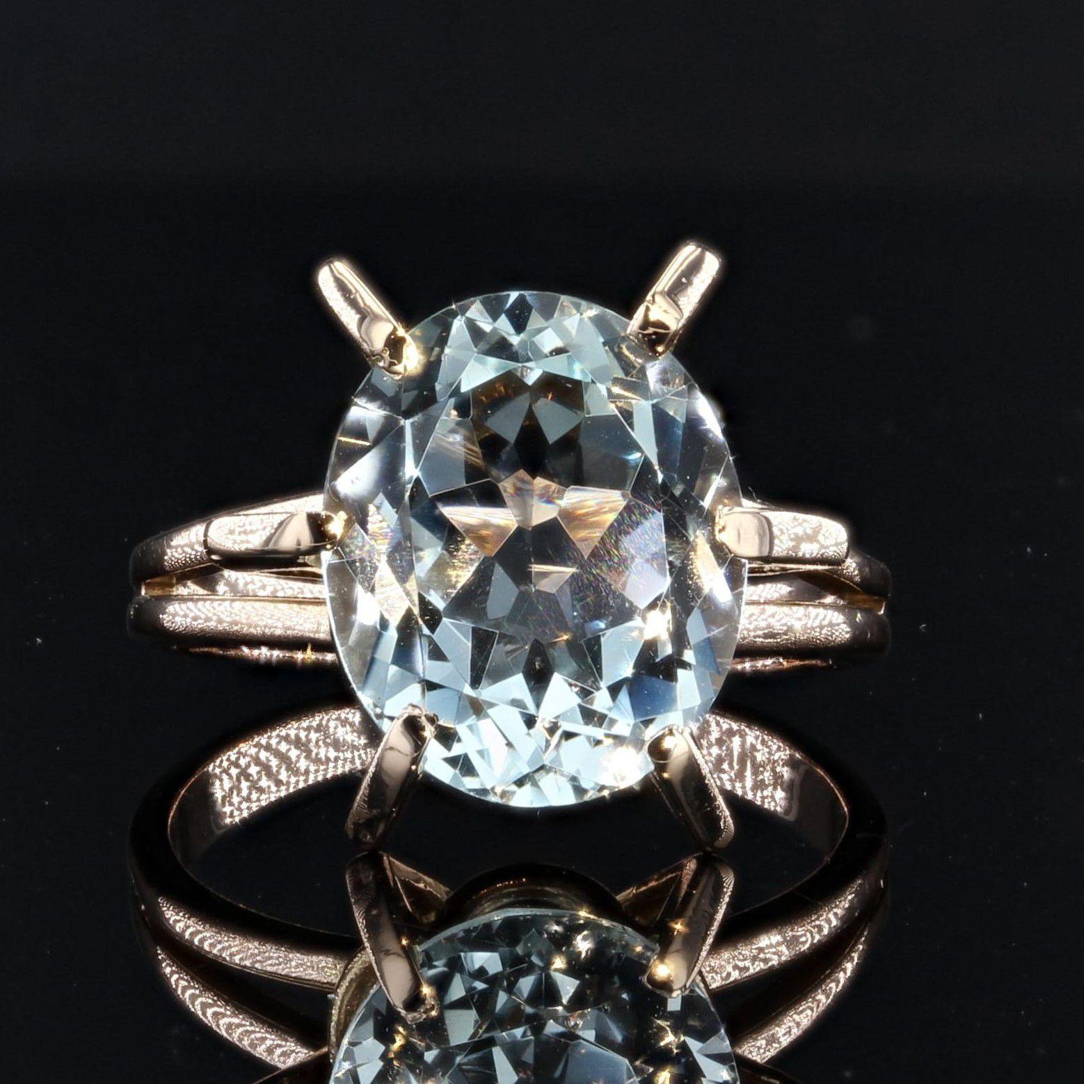 Französischer 1960er Jahre 4,10 Karat Aquamarin 18 Karat Gelbgold Ring (Retro)