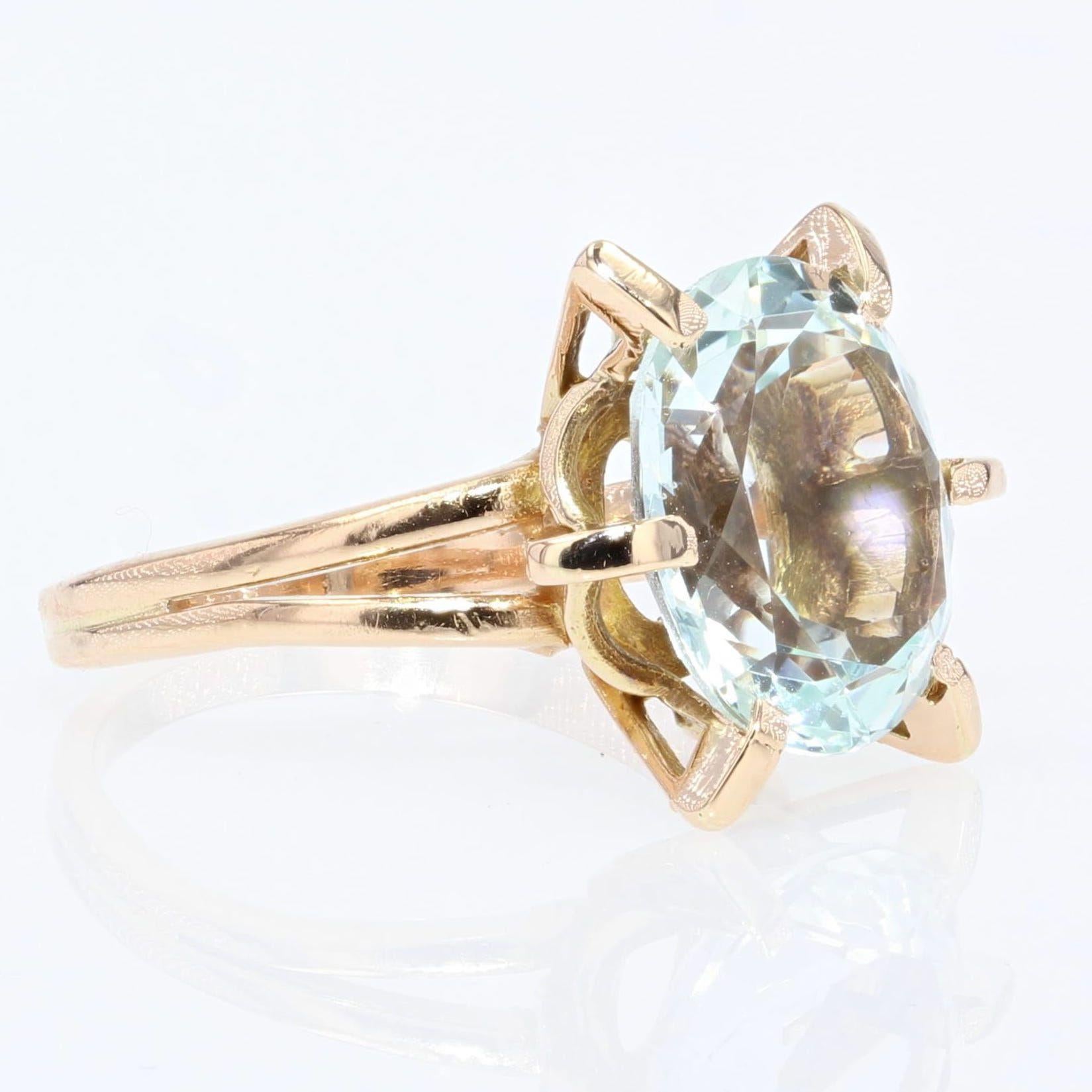 Französischer 1960er Jahre 4,10 Karat Aquamarin 18 Karat Gelbgold Ring 3
