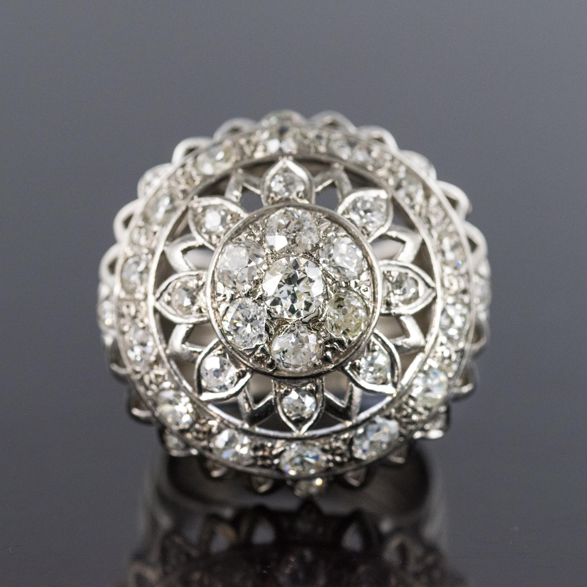 Retro French 1960s 4.20 Carat Diamonds 18 Karat White Gold Cocktail Ring For Sale