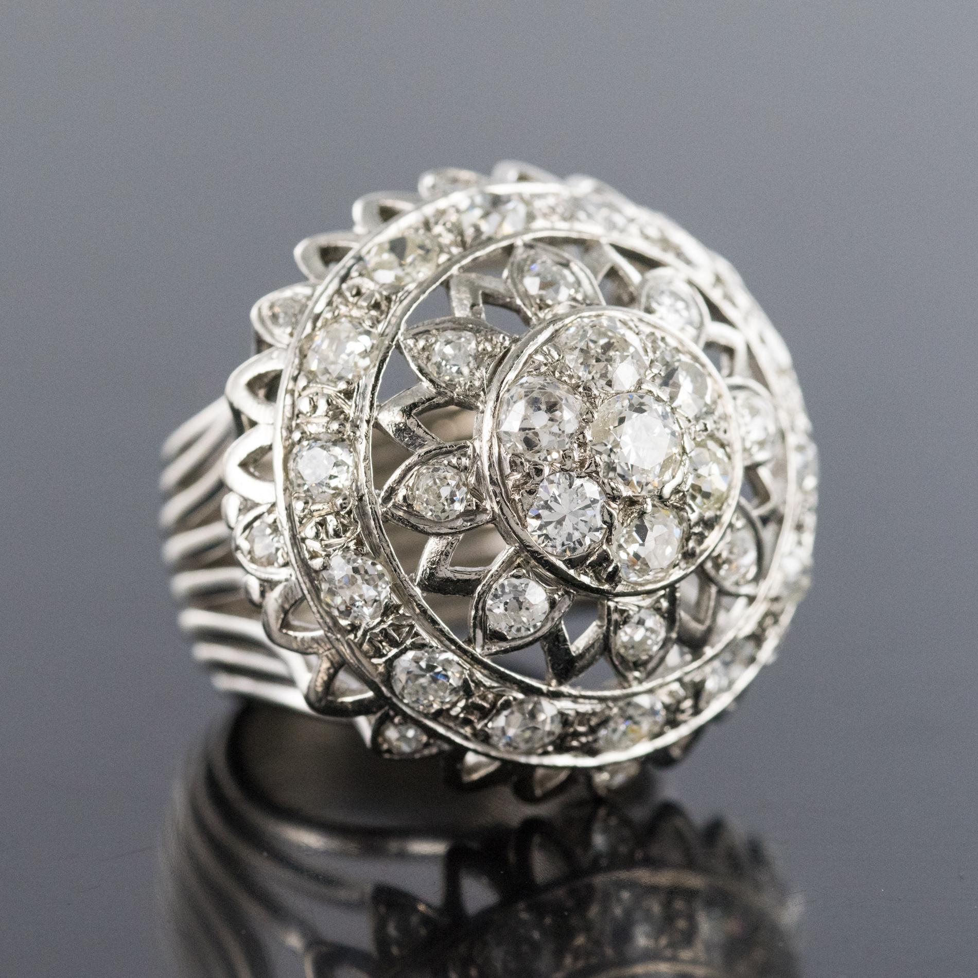 French 1960s 4.20 Carat Diamonds 18 Karat White Gold Cocktail Ring In Excellent Condition For Sale In Poitiers, FR