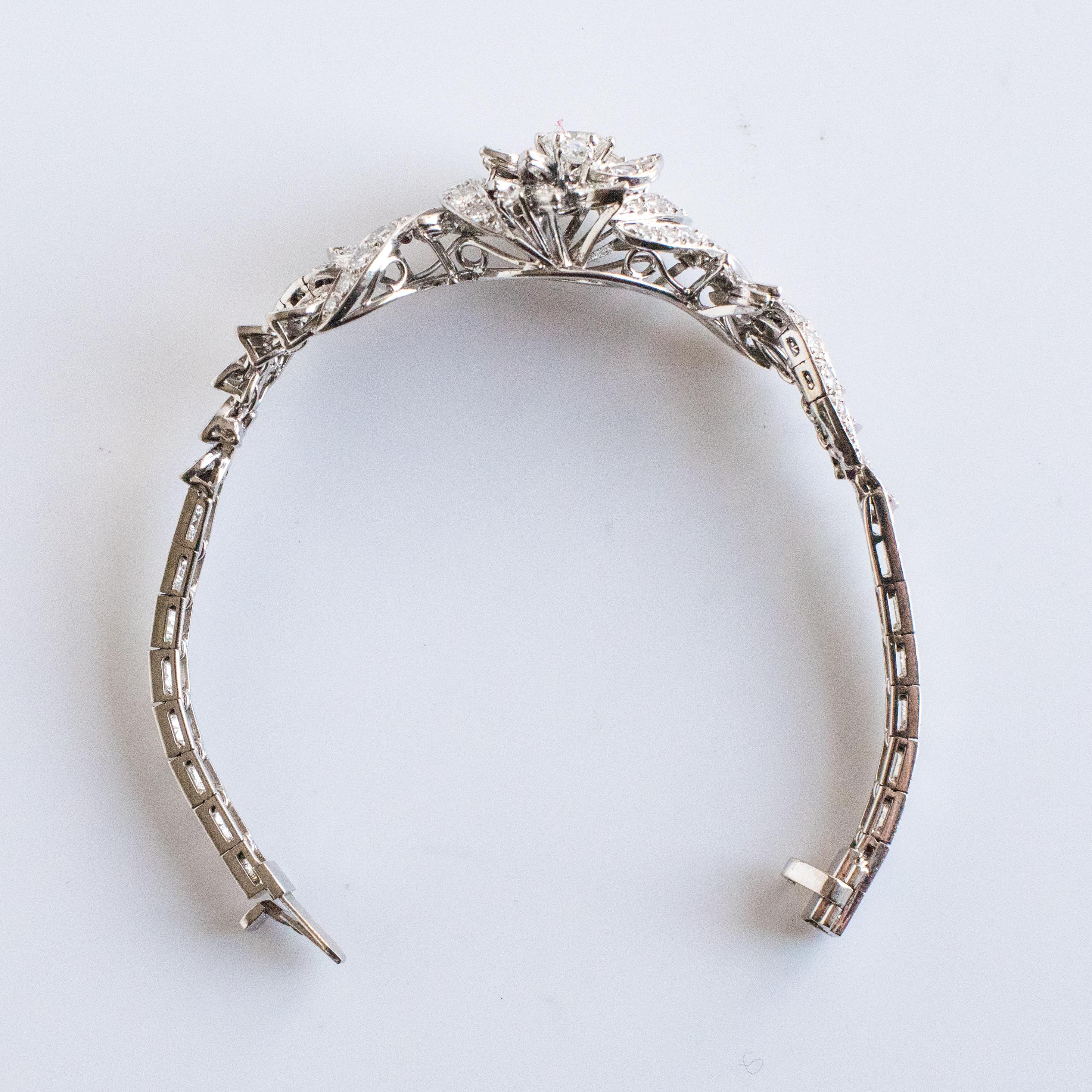 Armband aus 18 Karat Weigold mit 4,40 Karat Diamanten aus den 1960er Jahren im Angebot 13