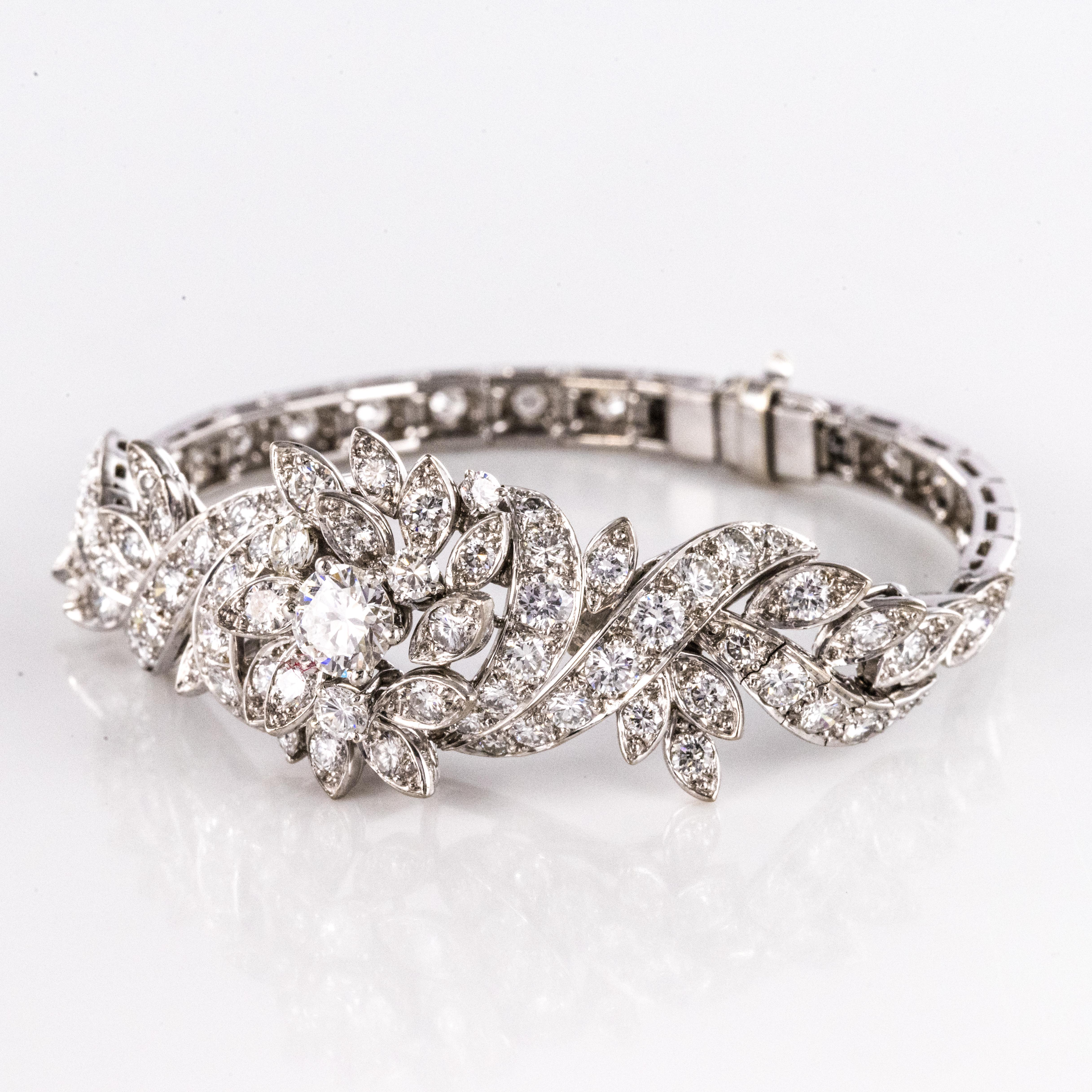 Taille brillant Bracelet franais des annes 1960 en or blanc 18 carats avec diamants de 4,40 carats en vente