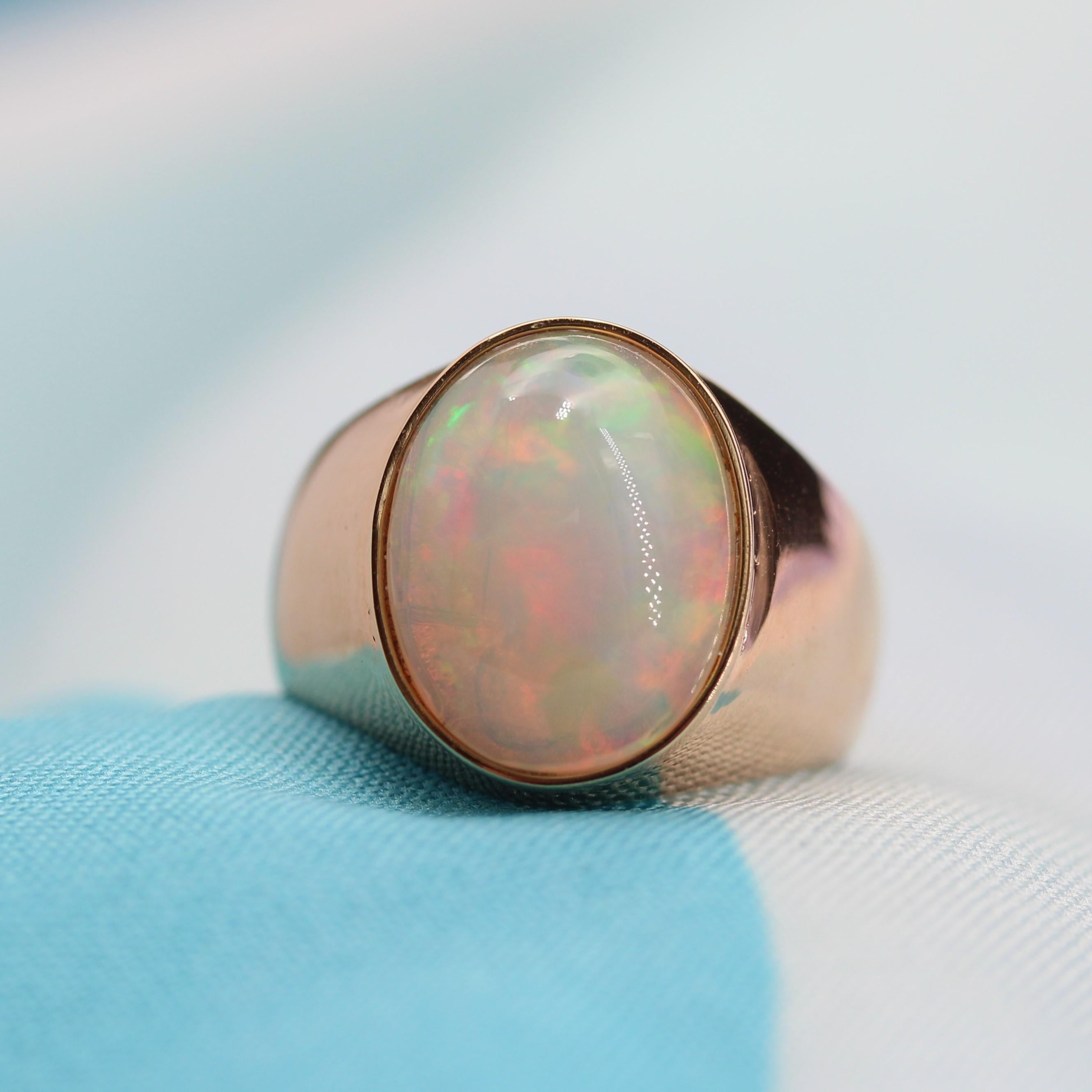 Cabochon French 1960s 4.75 Carats Opal 18 Karat Yellow Gold Retro Bangle Ring For Sale