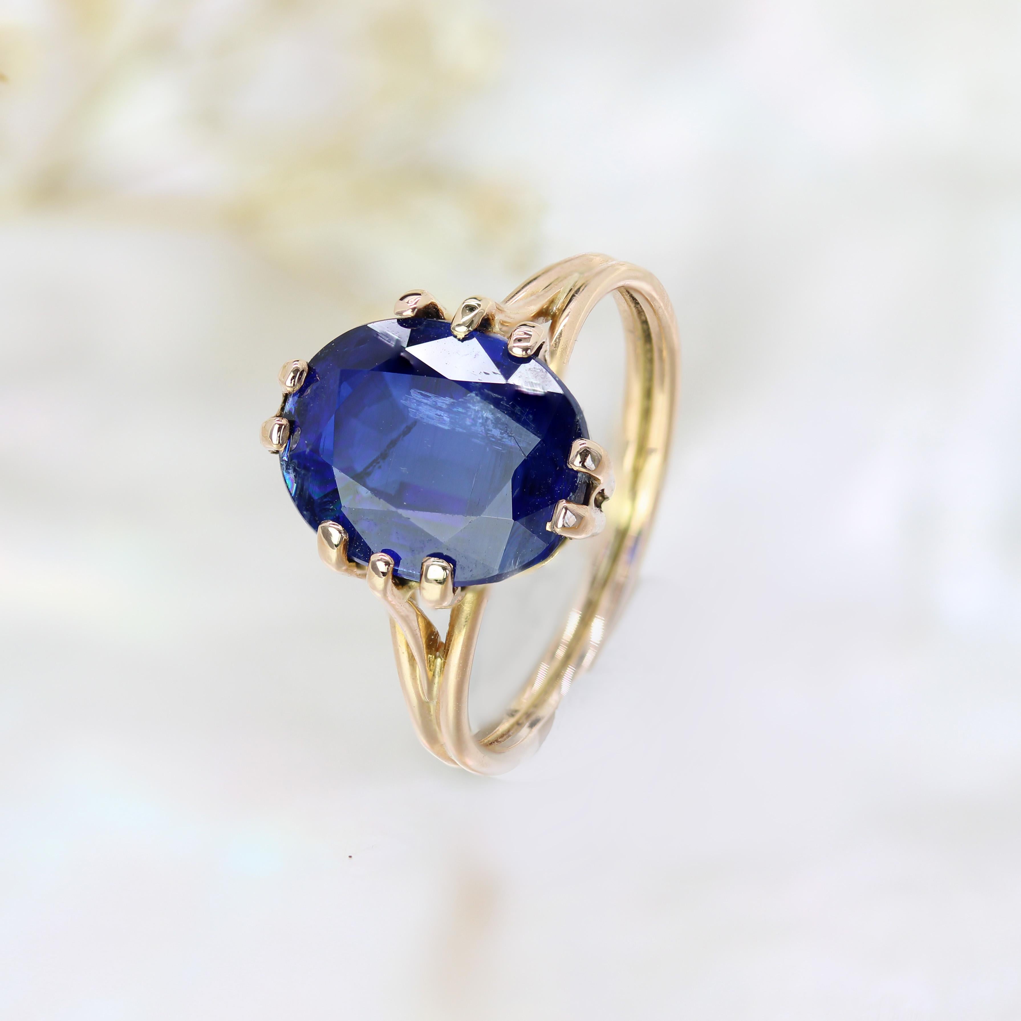 Bague française en or jaune 18 carats et Kyanite de 5,60 carats, années 1960 en vente 3