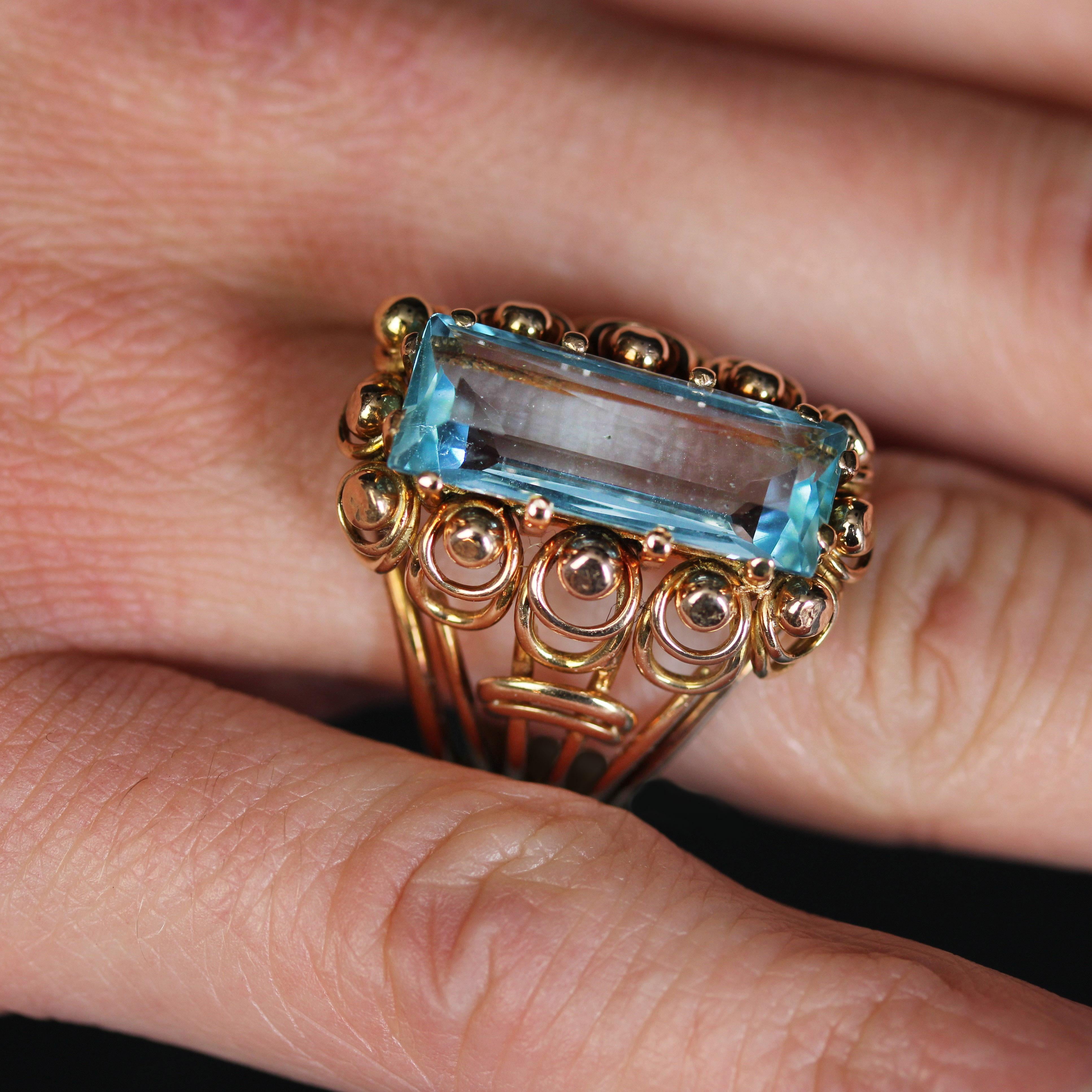 Bague cocktail française des années 1960 en or rose 18 carats avec aigue-marine de 6,20 carats en vente 6