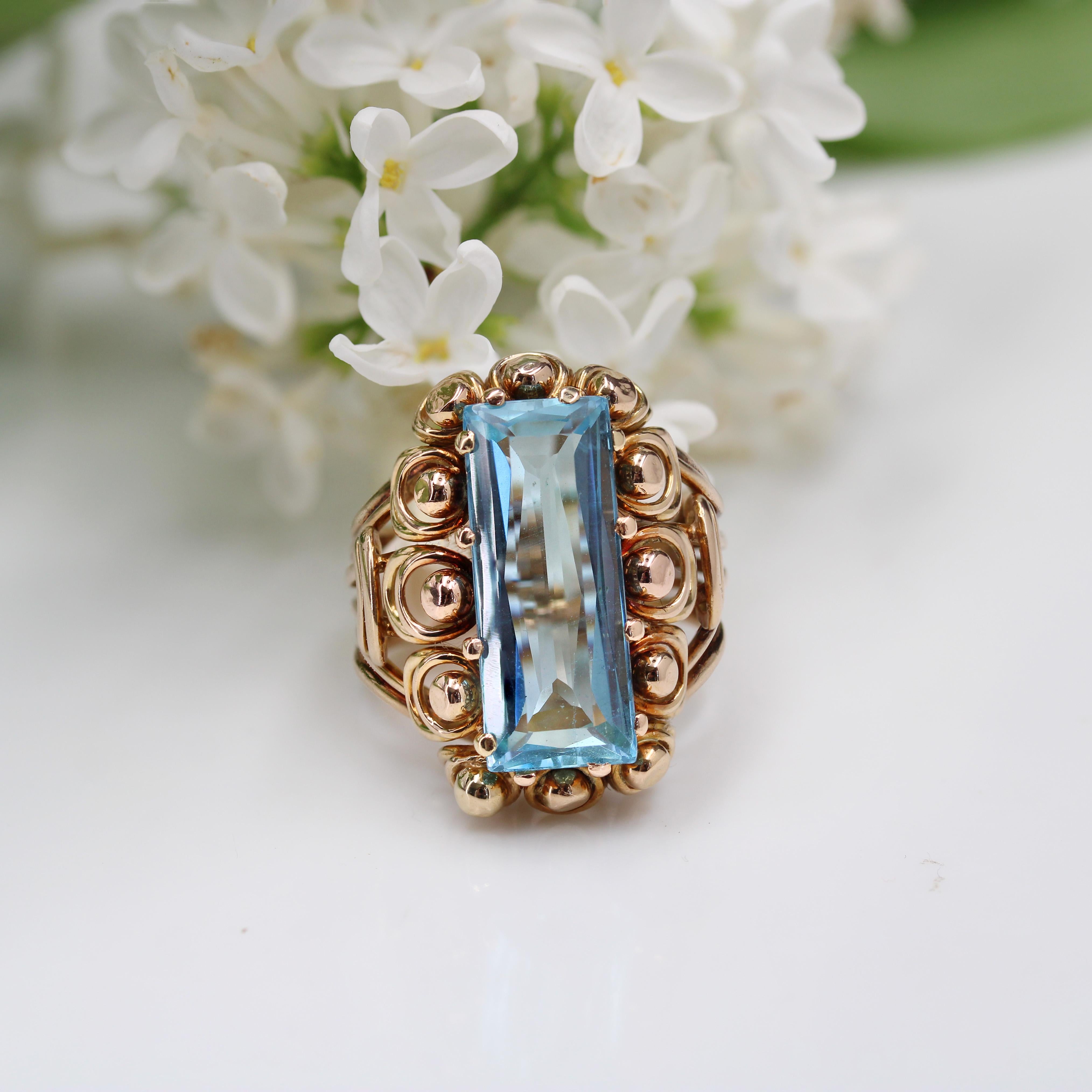 Bague cocktail française des années 1960 en or rose 18 carats avec aigue-marine de 6,20 carats en vente 8