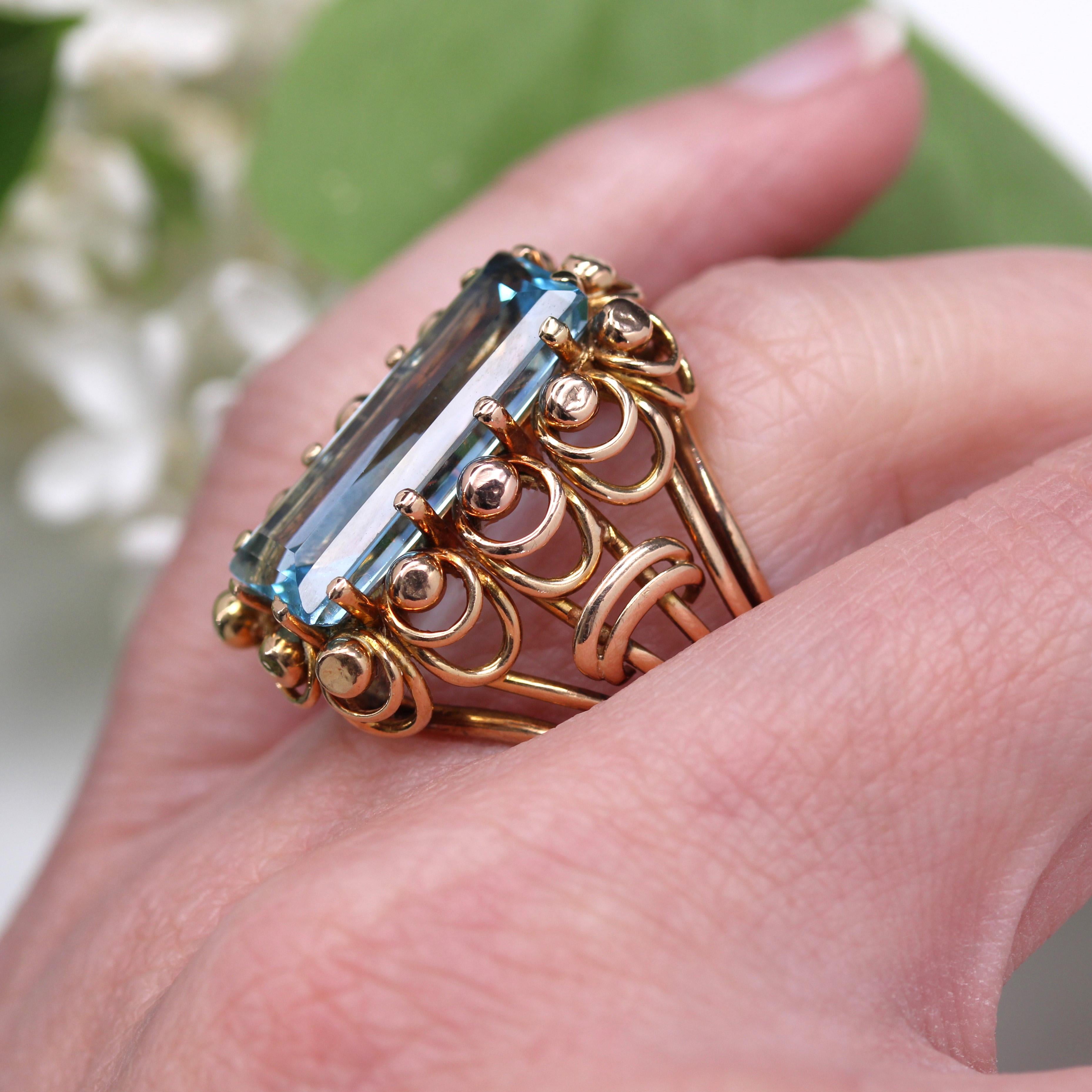 Bague cocktail française des années 1960 en or rose 18 carats avec aigue-marine de 6,20 carats en vente 9