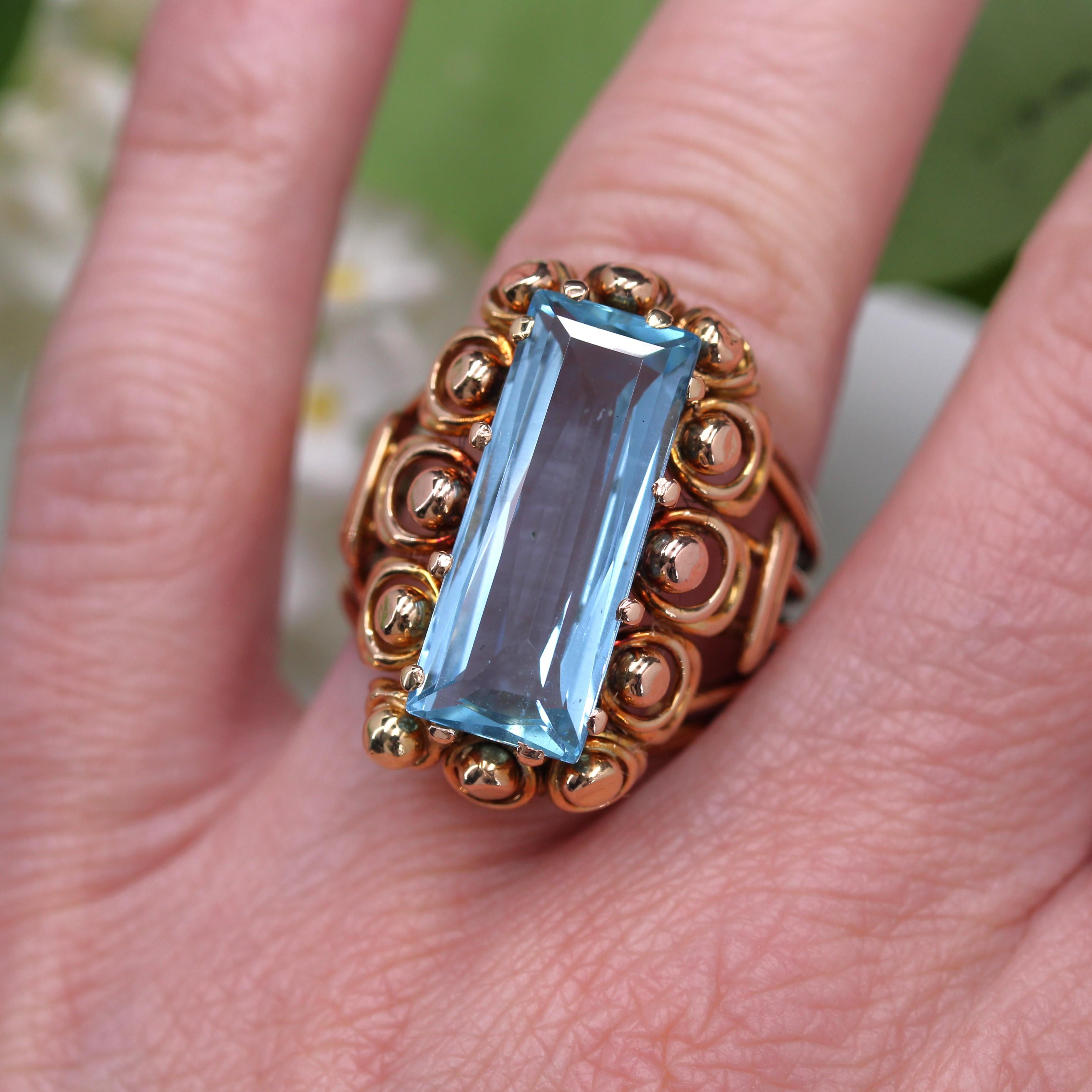 Bague cocktail française des années 1960 en or rose 18 carats avec aigue-marine de 6,20 carats en vente 10