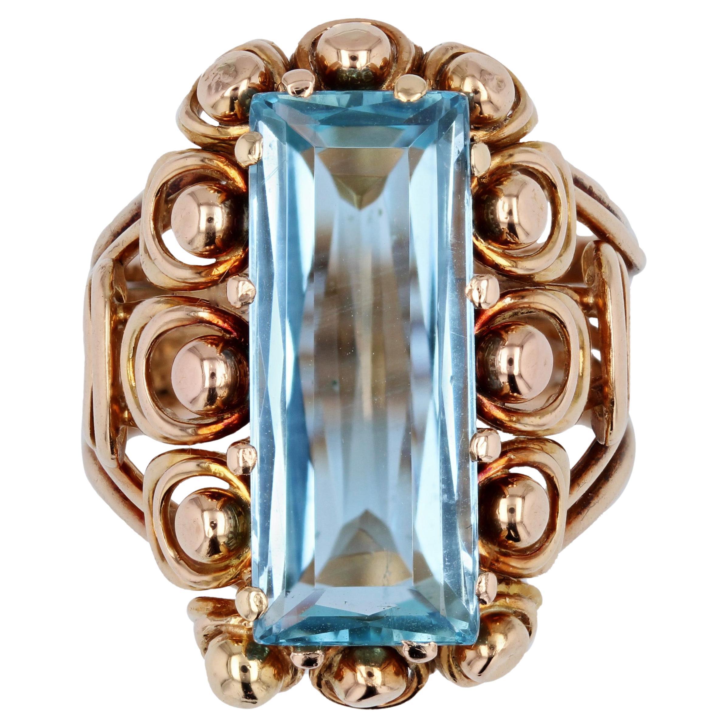 French 1960s 6.20 Carats Aquamarine 18 Karat Rose Gold Cocktail Ring For Sale