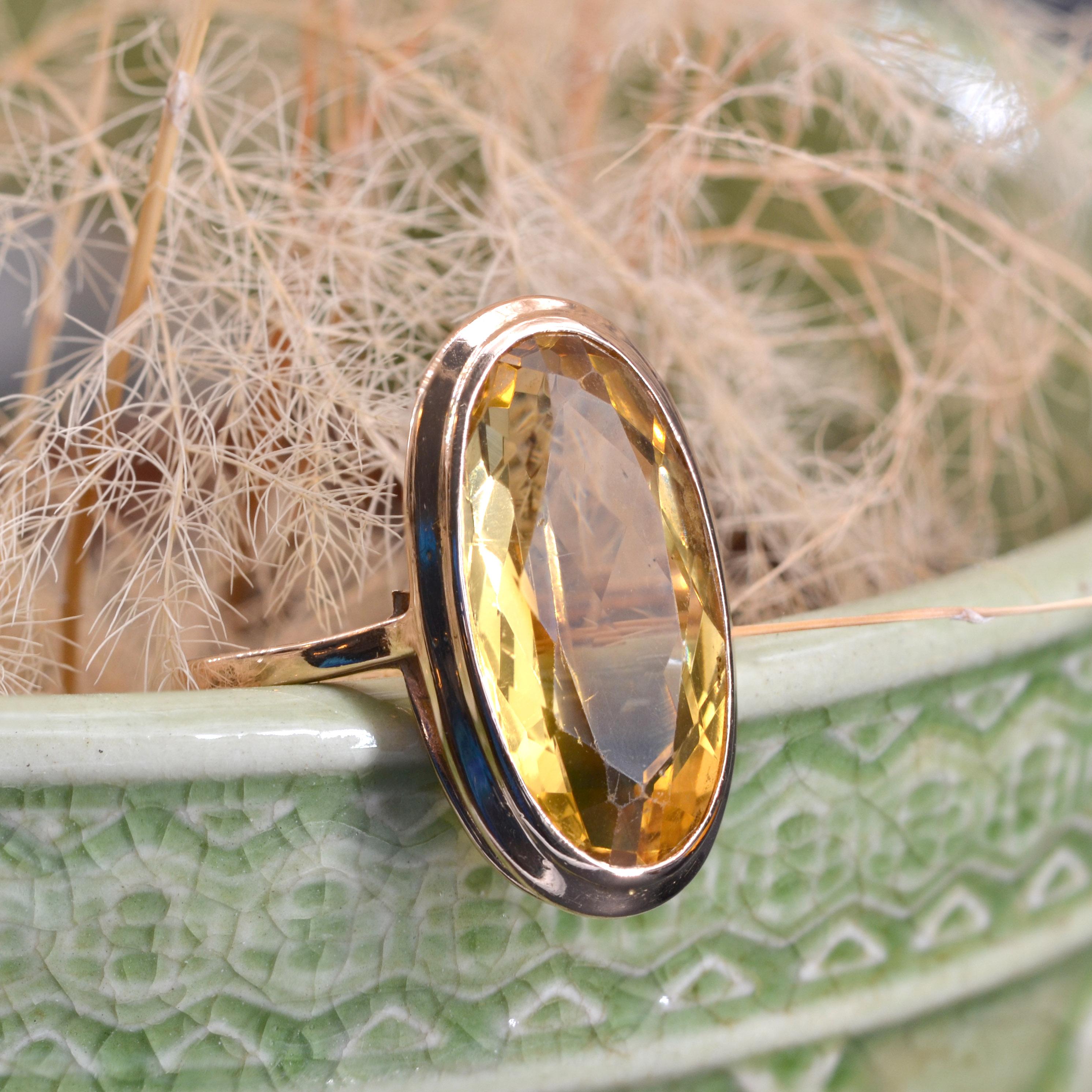 French 1960s 6, 50 Carat Citrine 18 Karat Yellow Gold Marquise Shape Ring For Sale 2