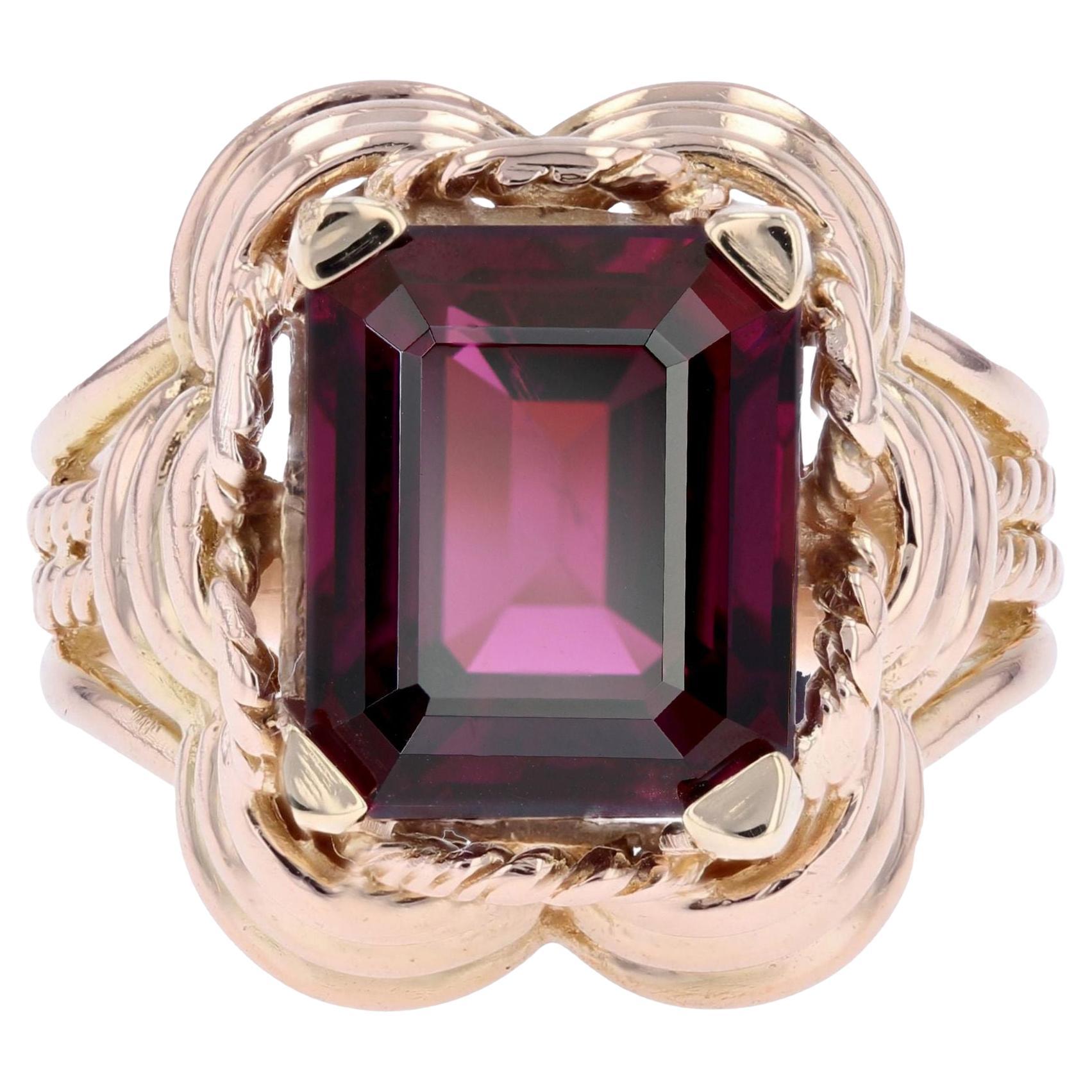 Anello francese del 1960 con granato di rodolite da 7,37 carati in oro rosa 18 carati