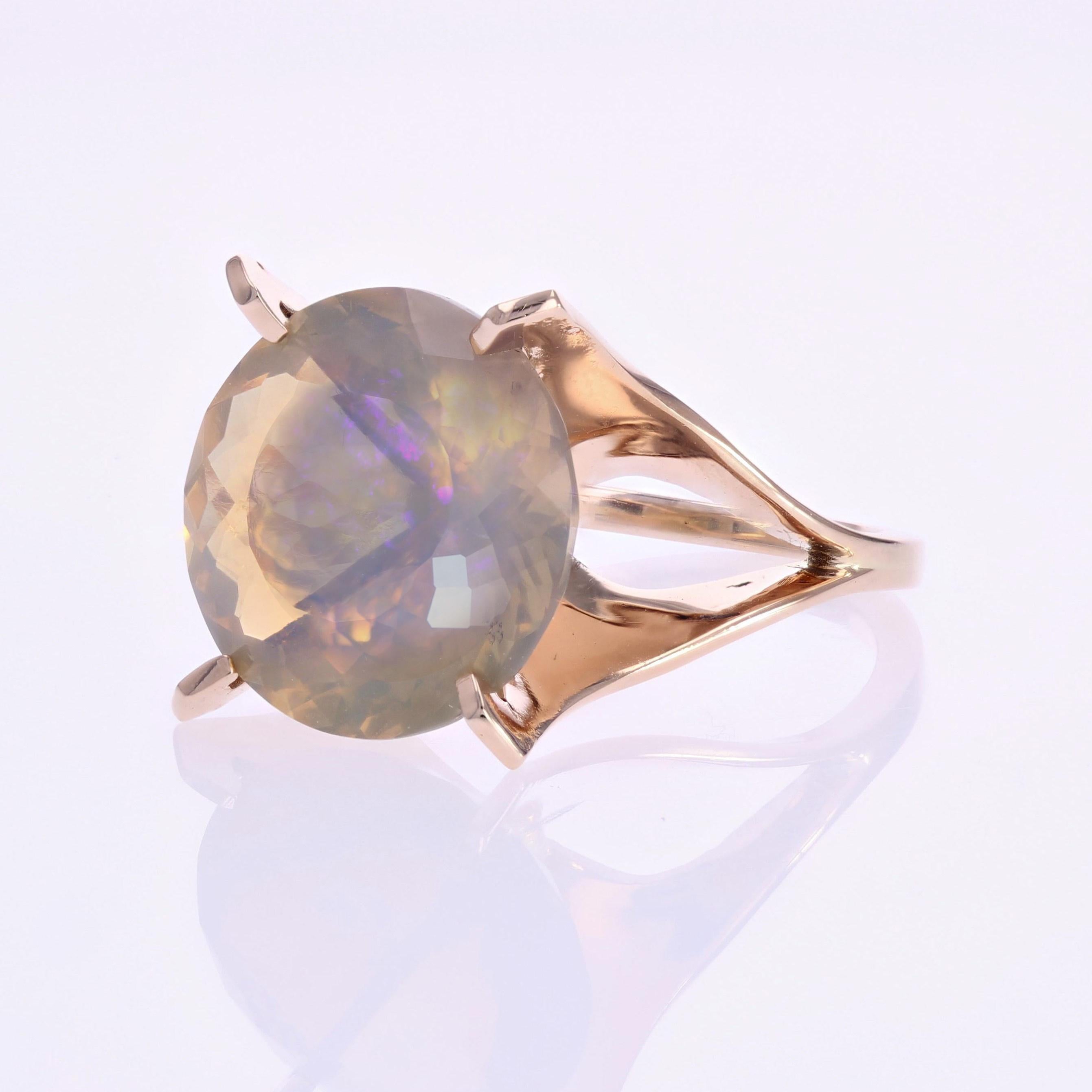 French 1960s 8.08 Carats Purple Jelly Opal 18 K Rose Gold Retro Cocktail Ring For Sale 3