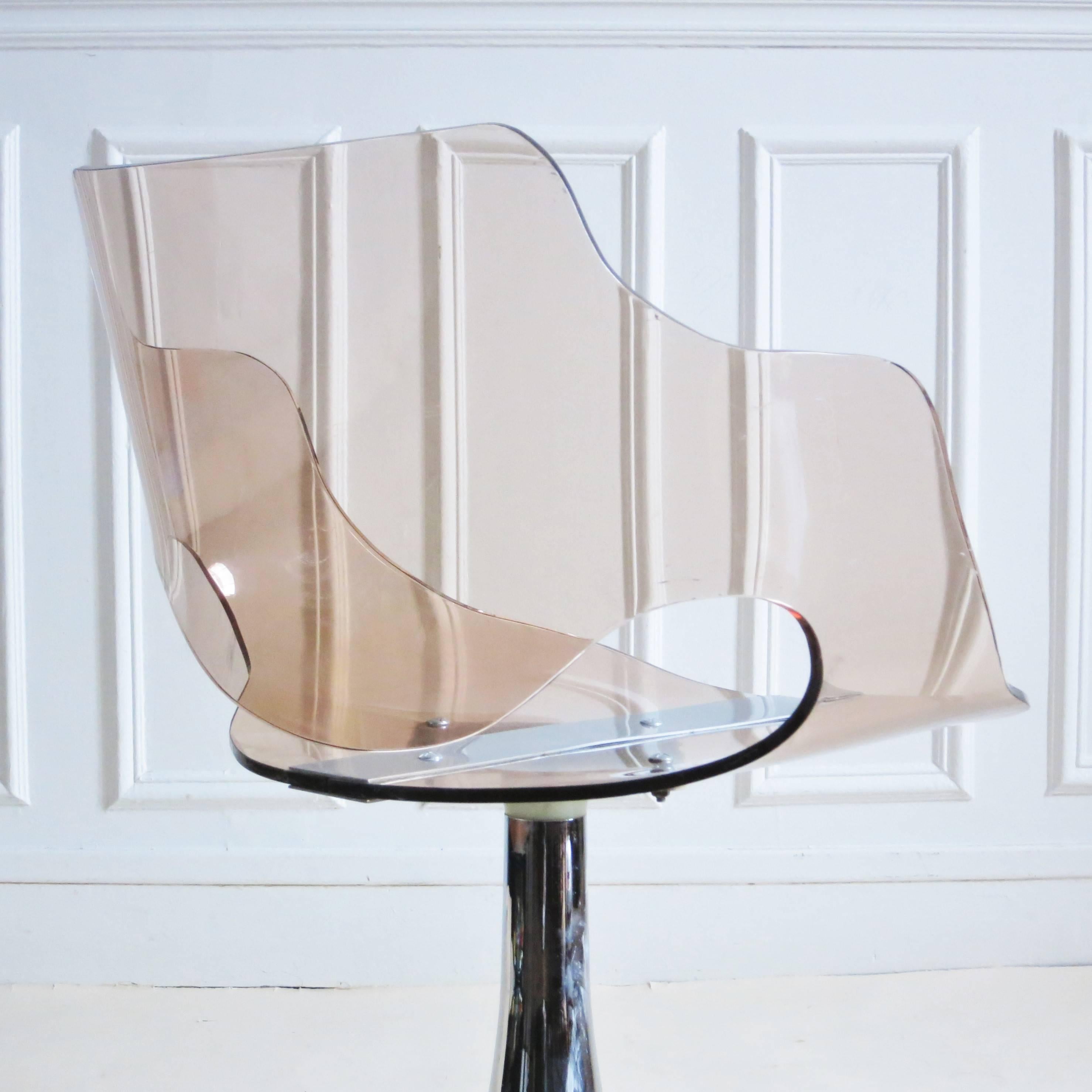 French 1960s Altuglas Tulip Chair In Good Condition In Paris, FR
