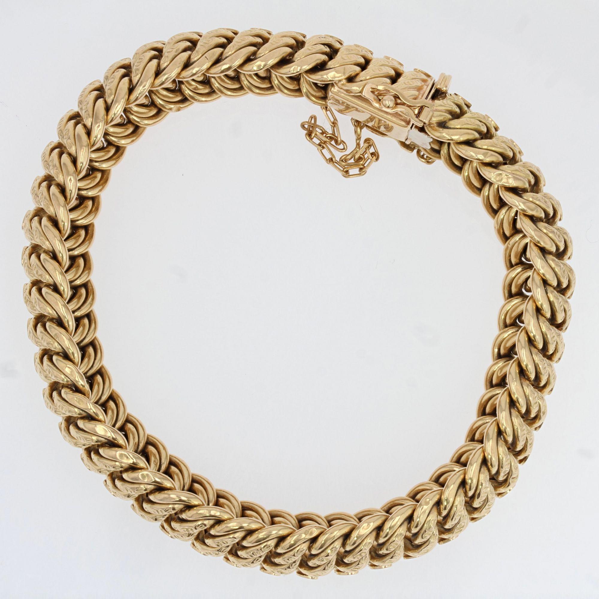 French 1960s American Curb 18 Karat Yellow Gold Bracelet In Good Condition In Poitiers, FR