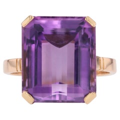 French 1960s Amethyst 18 Karat Rose Gold Cocktail Ring
