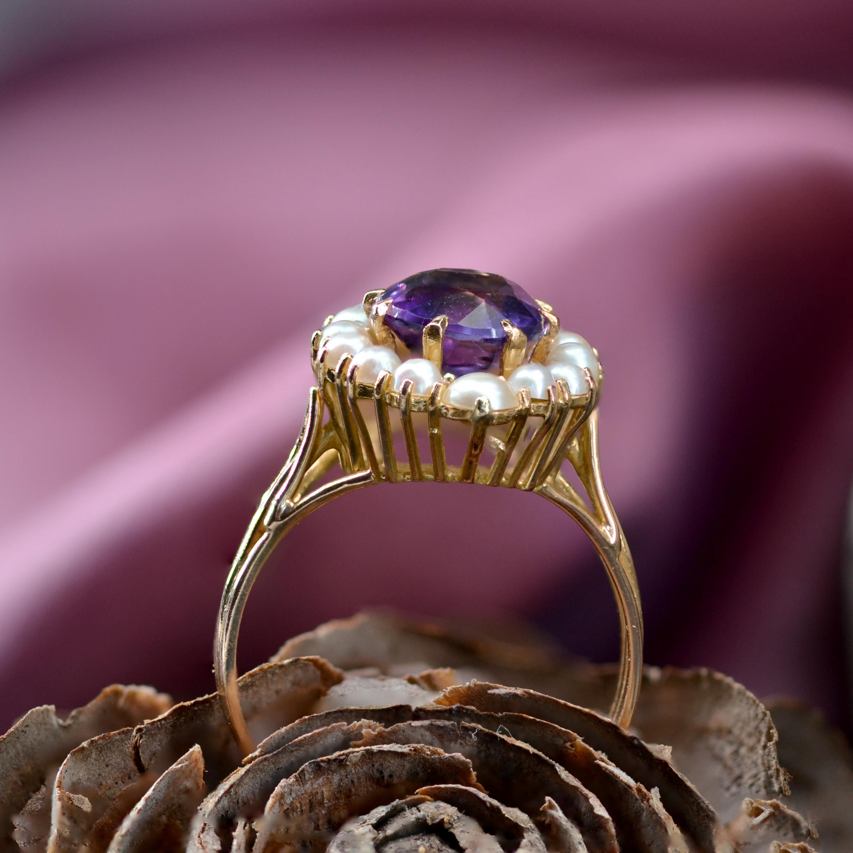 French 1960s Amethyst Cultured Pearls 18 Karat Yellow Gold Ring For Sale 7