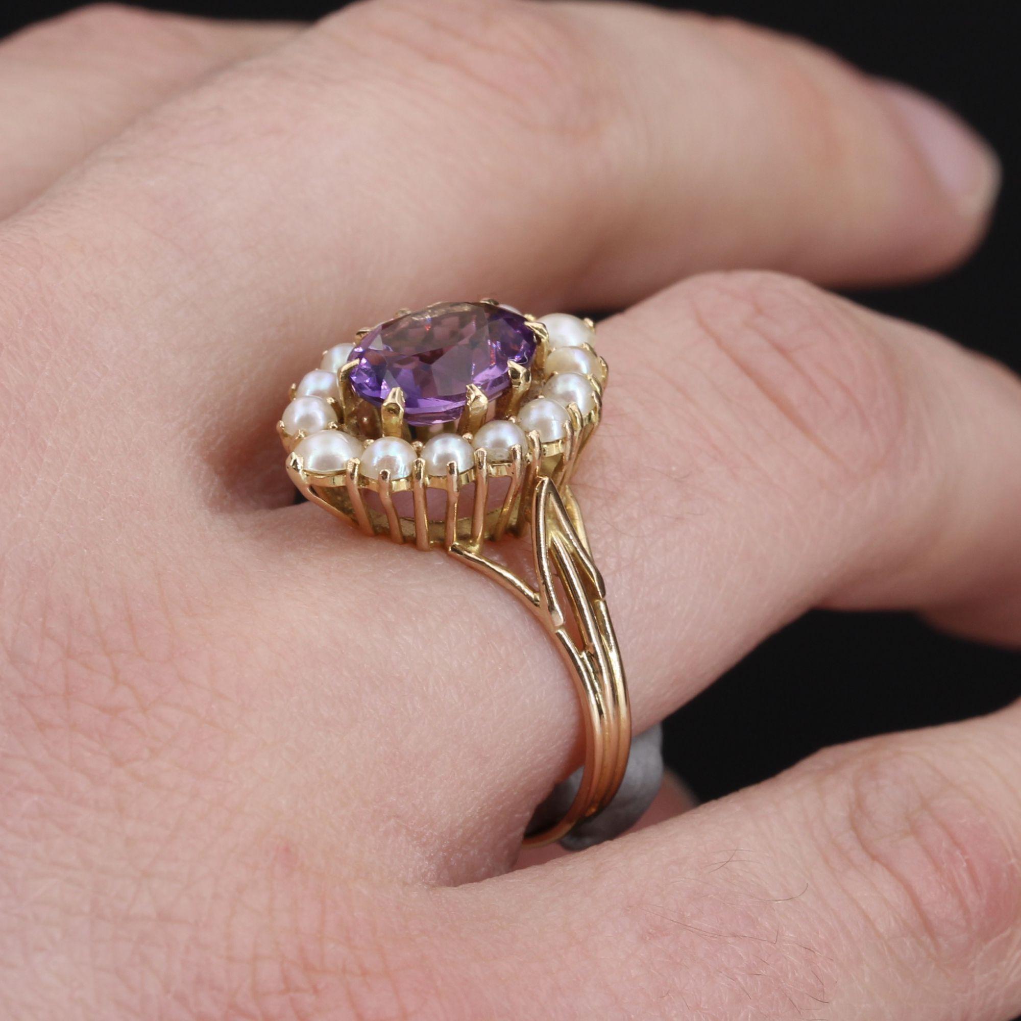 French 1960s Amethyst Cultured Pearls 18 Karat Yellow Gold Ring For Sale 2
