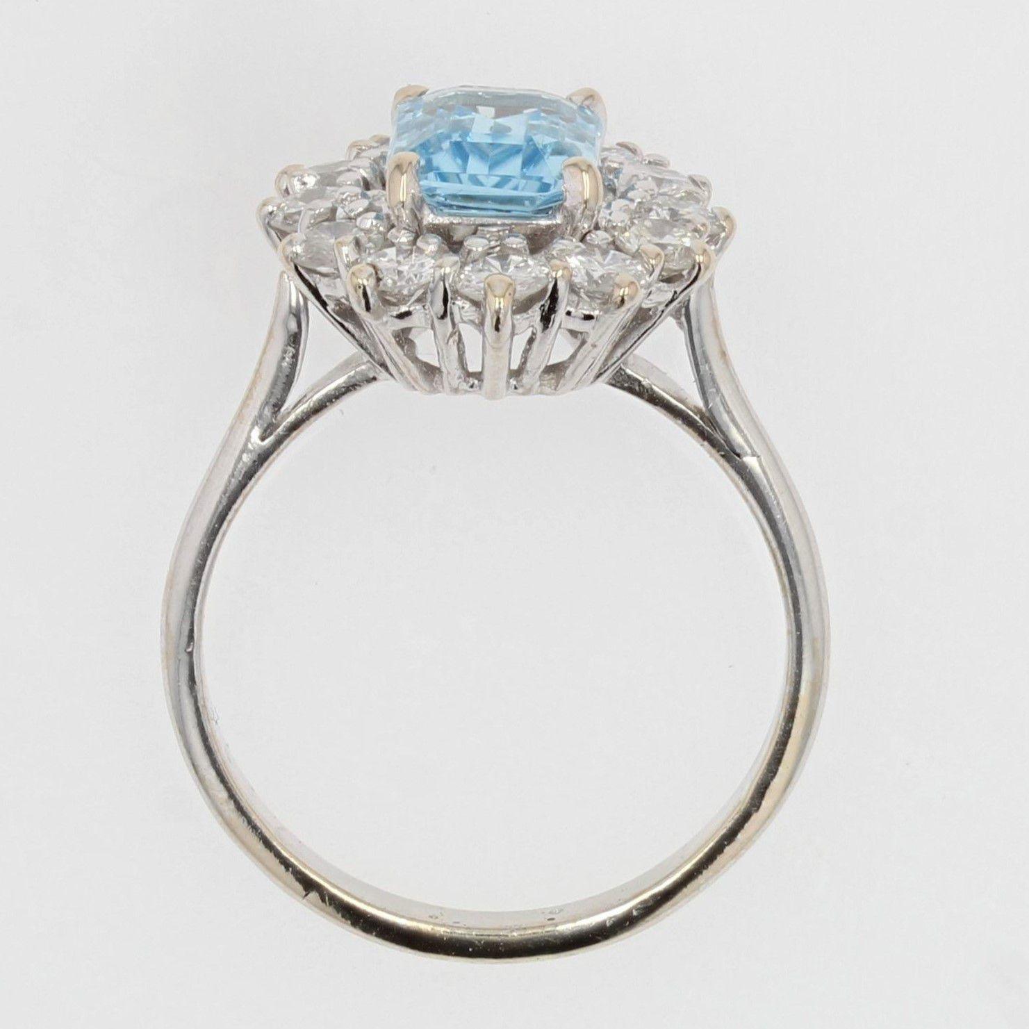 French 1960s Aquamarine Diamond 18 Karat White Gold Daisy Ring 6