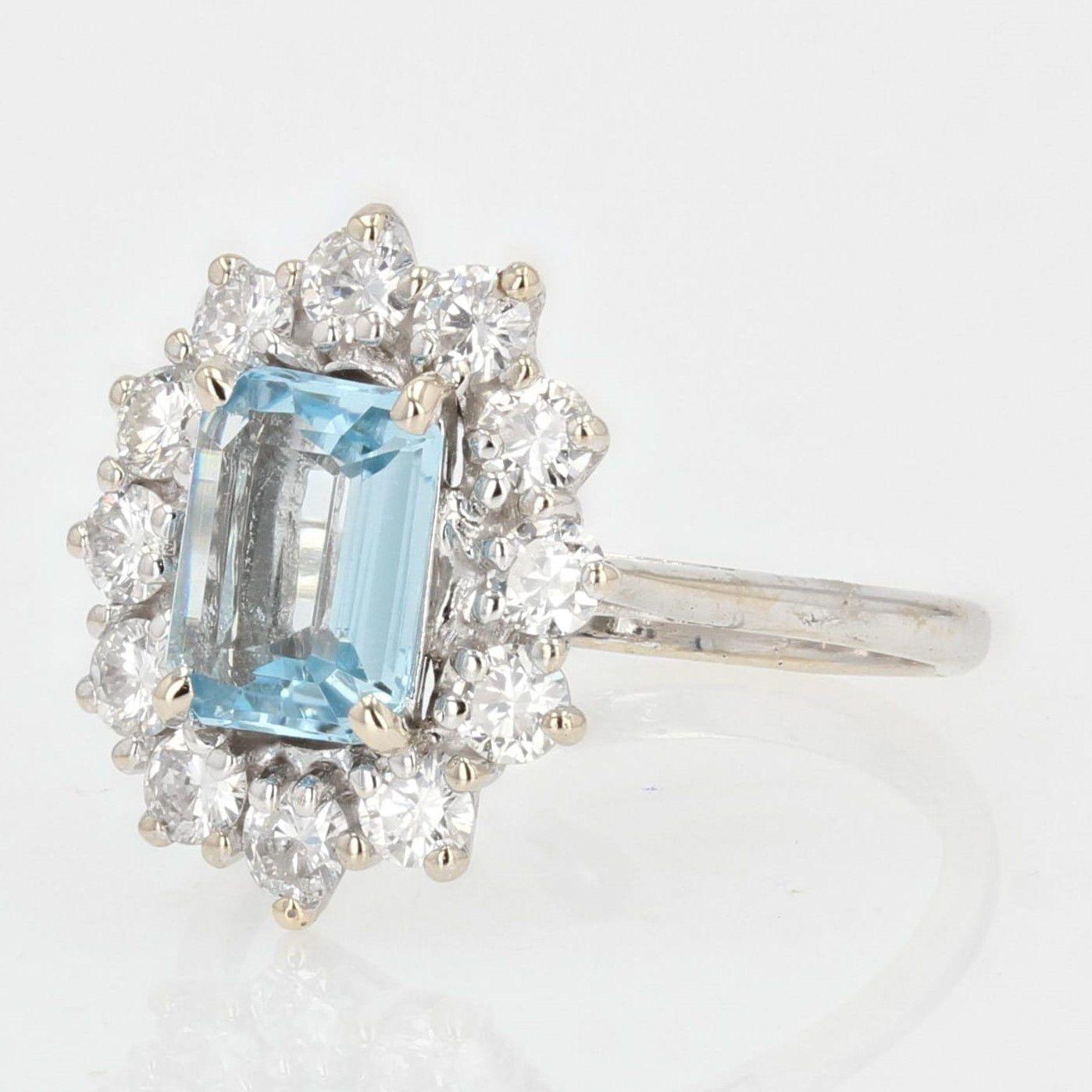 Retro French 1960s Aquamarine Diamond 18 Karat White Gold Daisy Ring