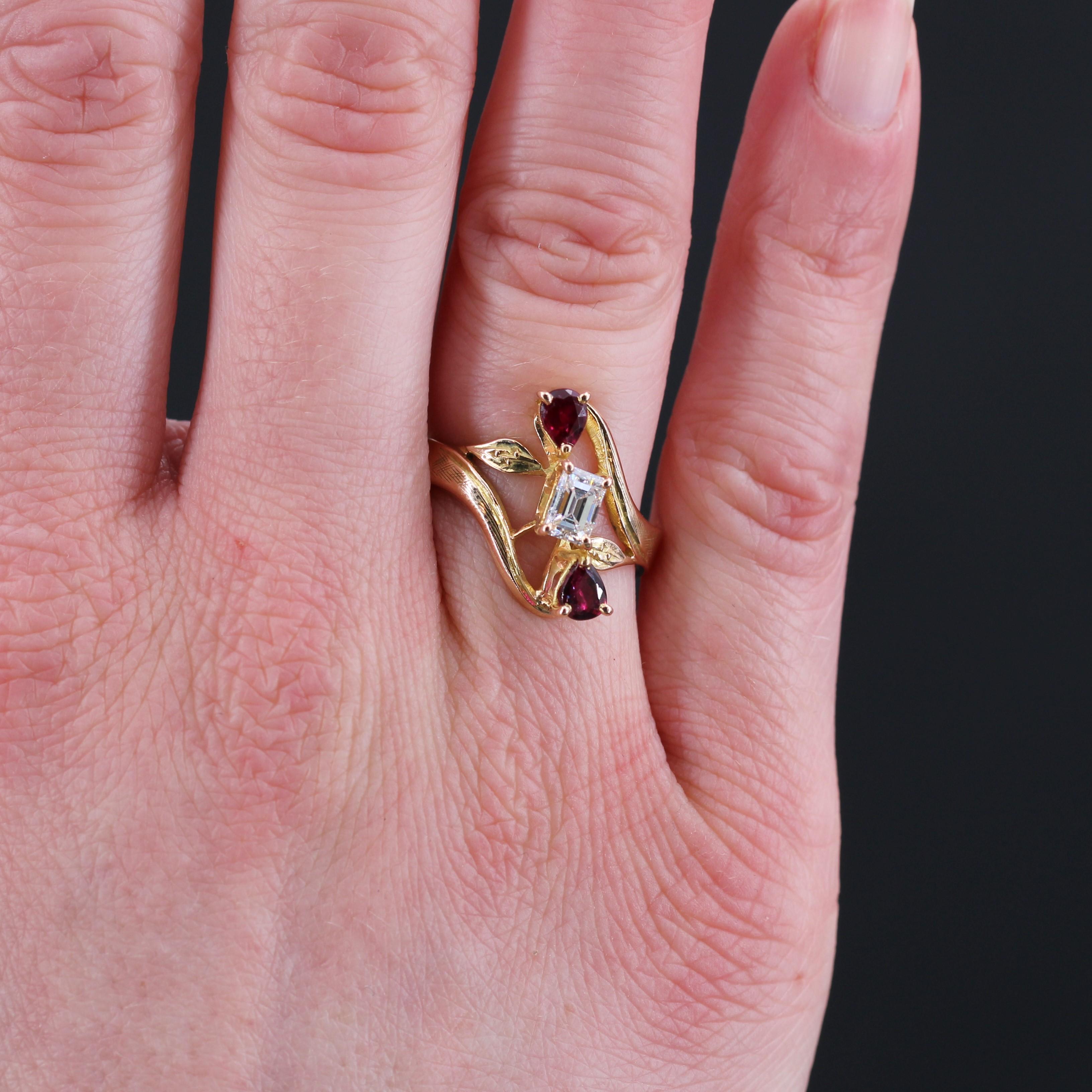 Französischer 1960er Jahre Baguetteschliff Diamant Birnenschliff Rubin 18 Karat Gelbgold Ring im Zustand „Gut“ im Angebot in Poitiers, FR