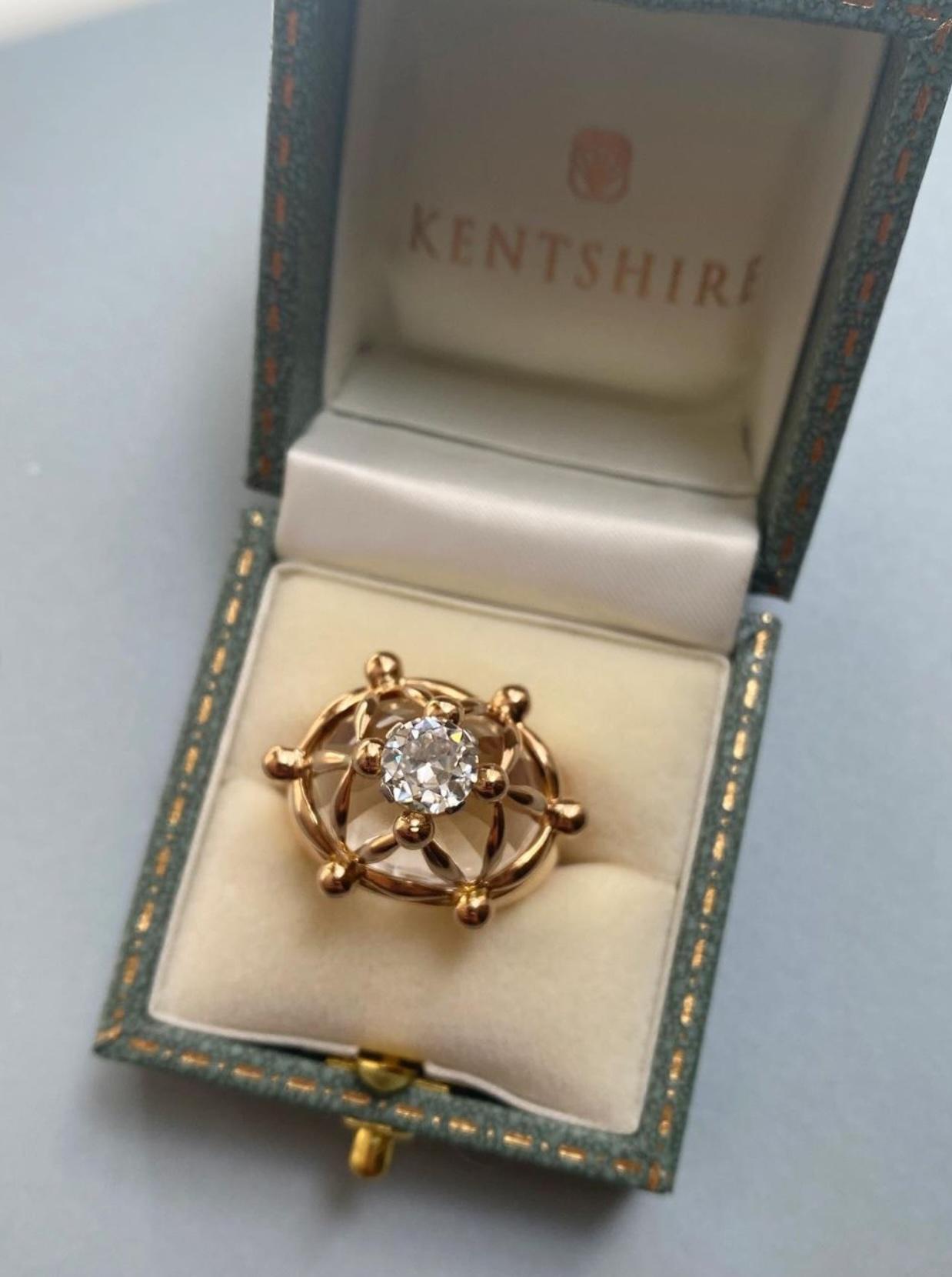 Französischer Bombé-Gold-, Bergkristall- und Diamantring mit Gittermuster aus den 1960er Jahren im Angebot 1