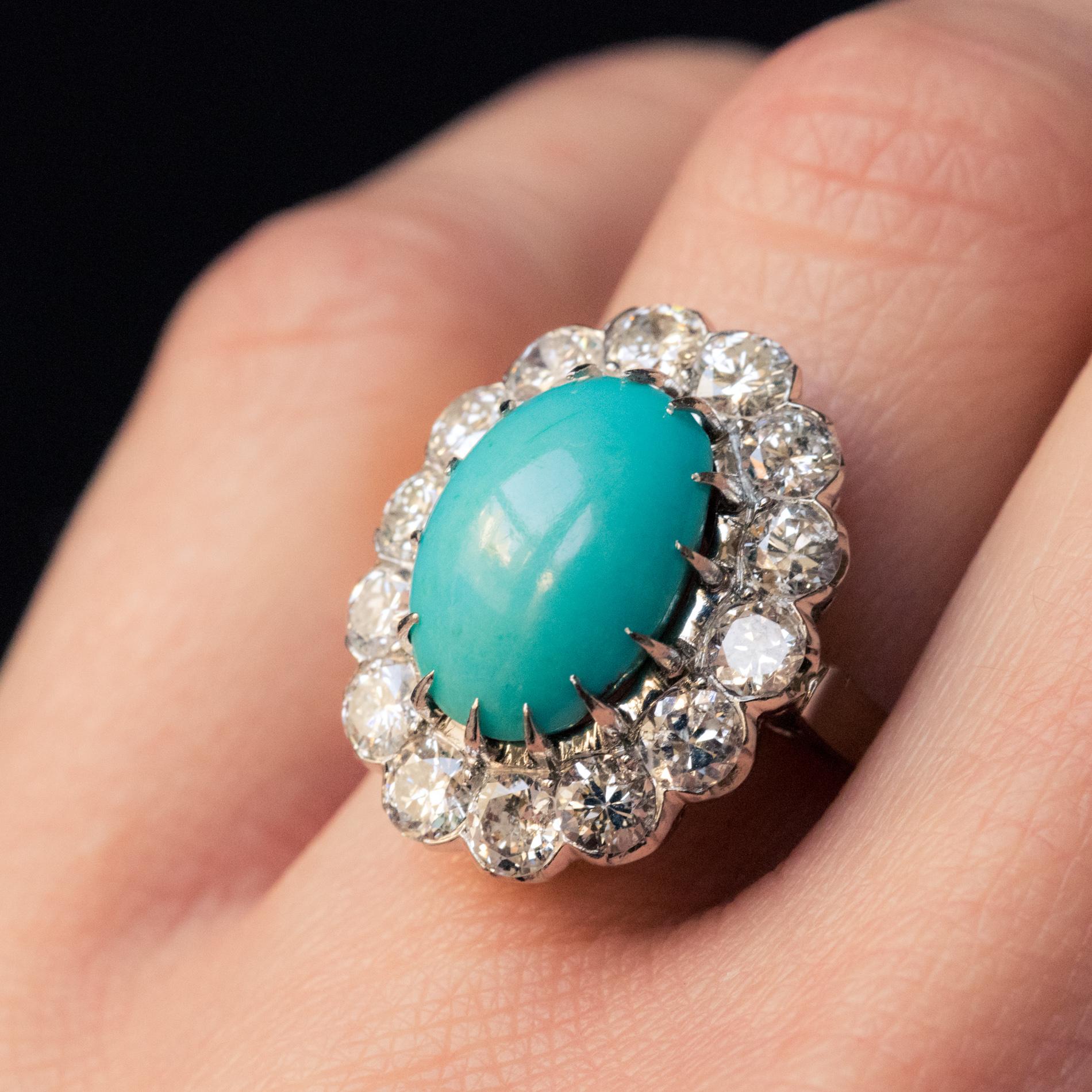 French 1960s Cabochon Turquoise Diamond White Gold Platinum Cluster Ring In Good Condition In Poitiers, FR