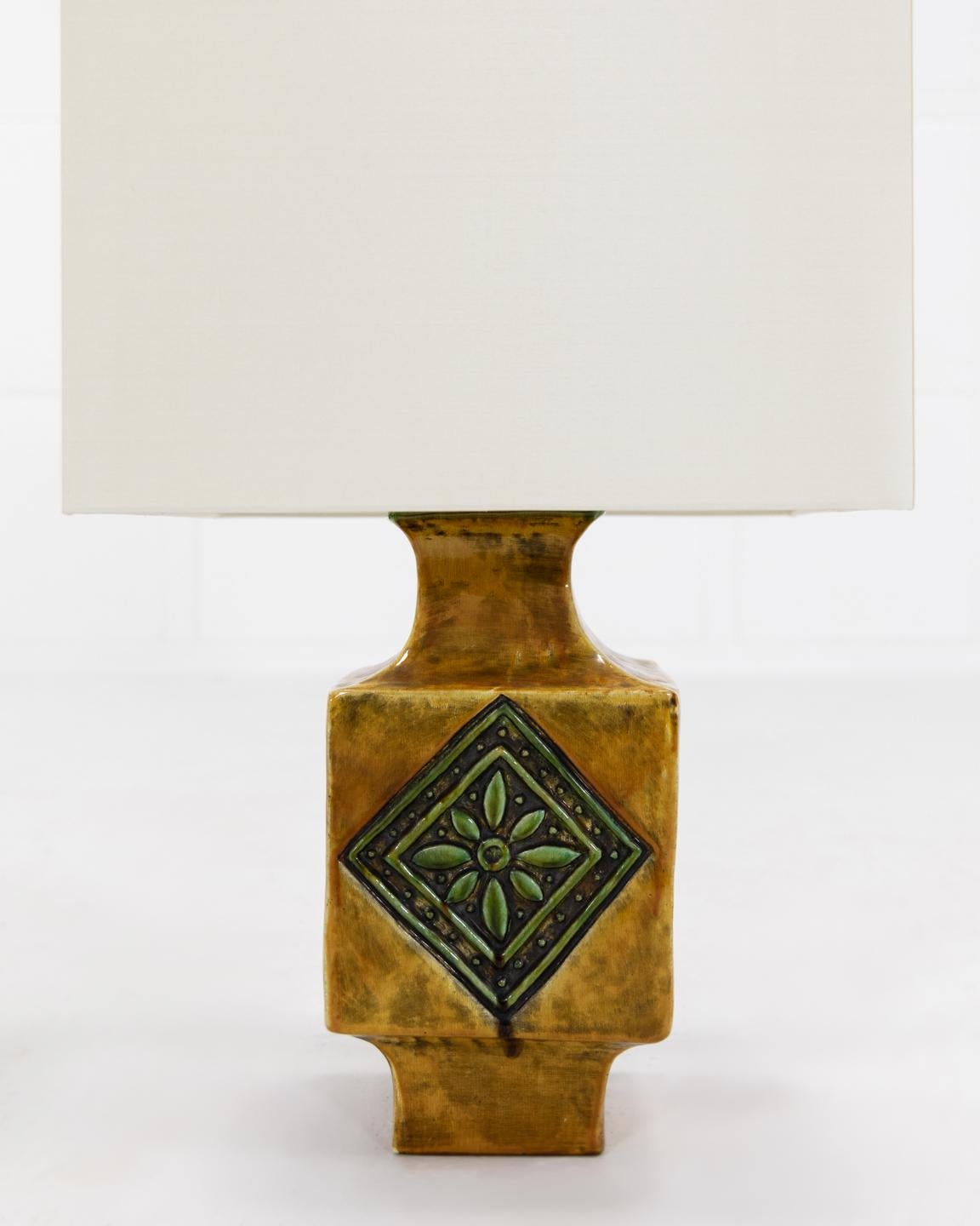 French 1960s Ceramic Glazed Table Lamp In Good Condition For Sale In Husbands Bosworth, Leicestershire