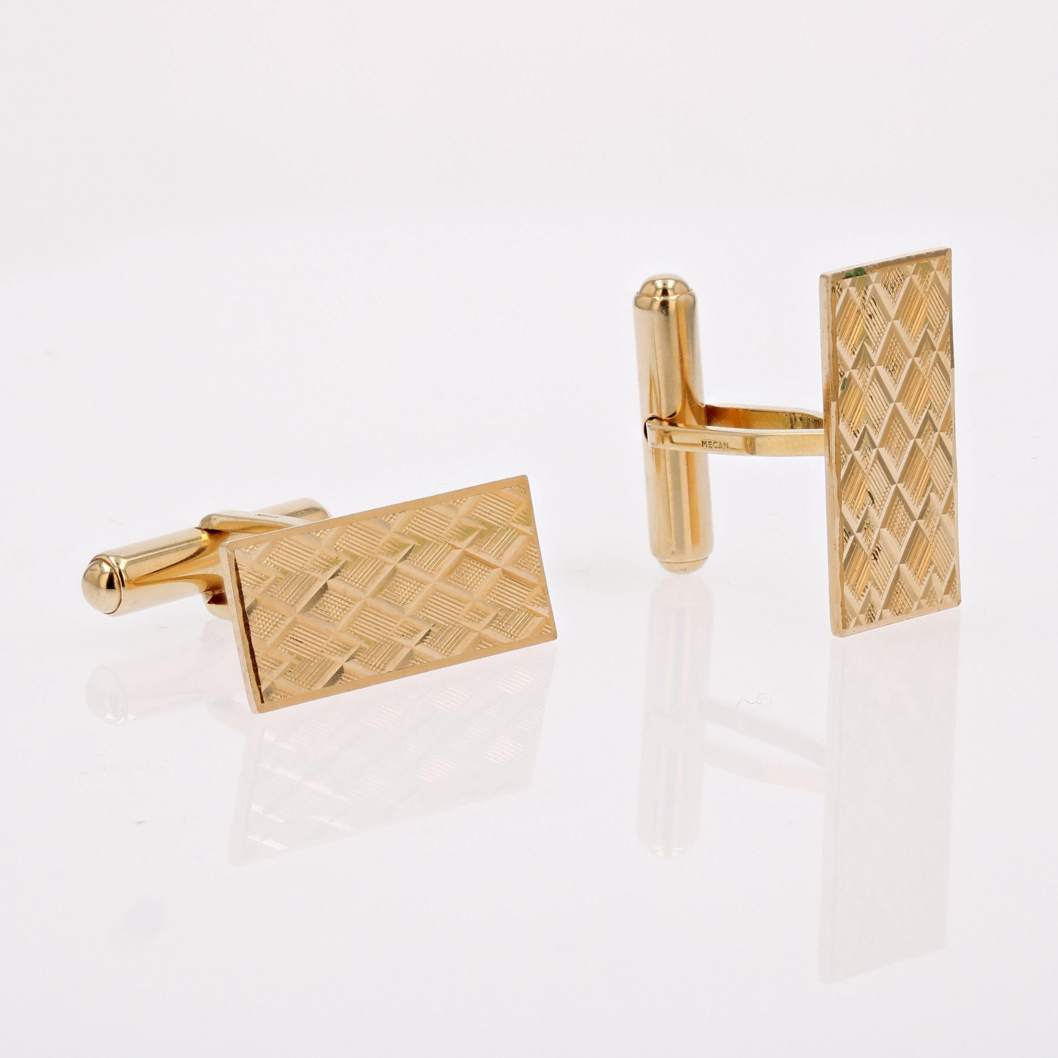 Gemelos franceses cincelados de oro amarillo de 18 quilates de los años 60 en venta 1