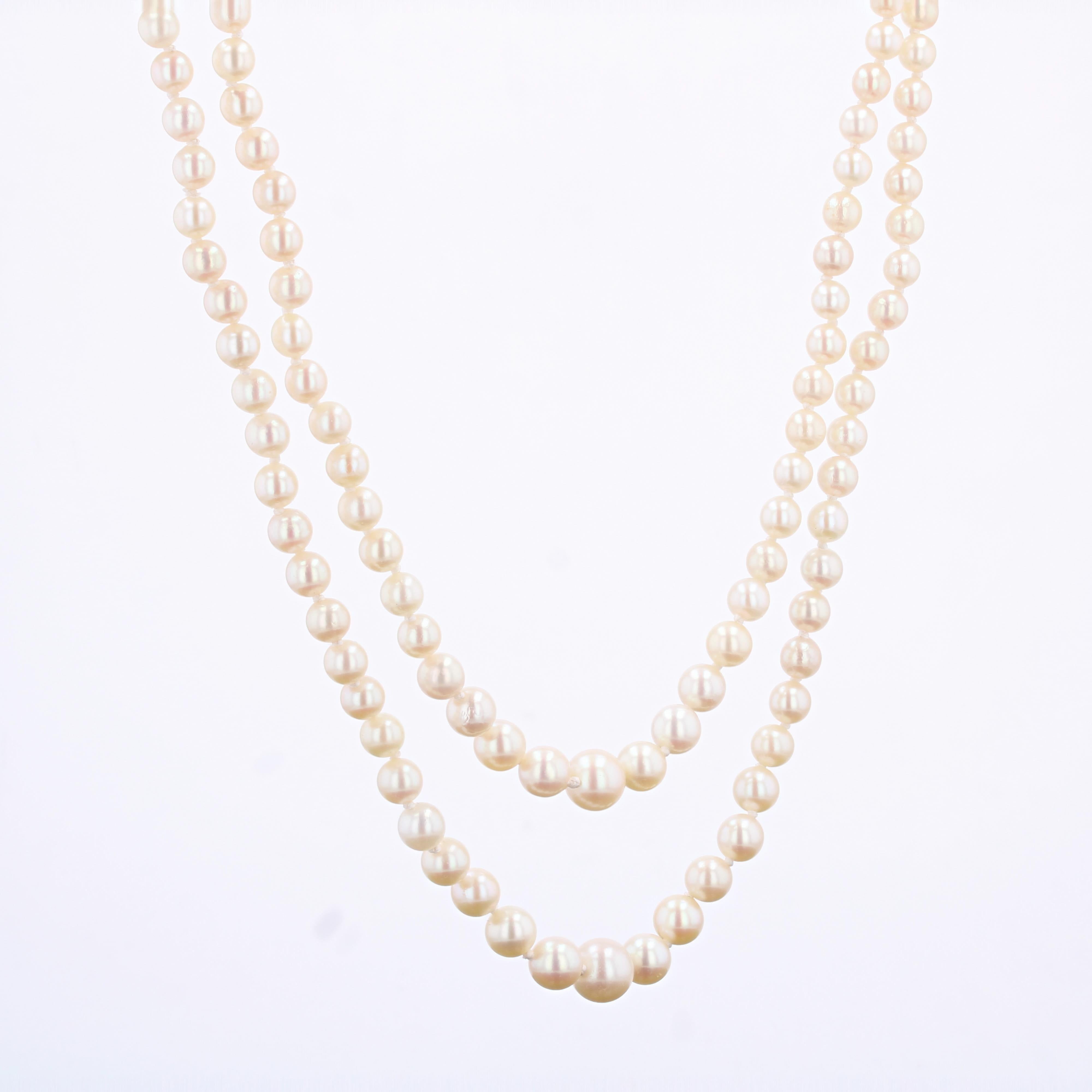 French 1960s Cultured Pearl 18 Karat Rose Gold Double Row Necklace In Excellent Condition For Sale In Poitiers, FR