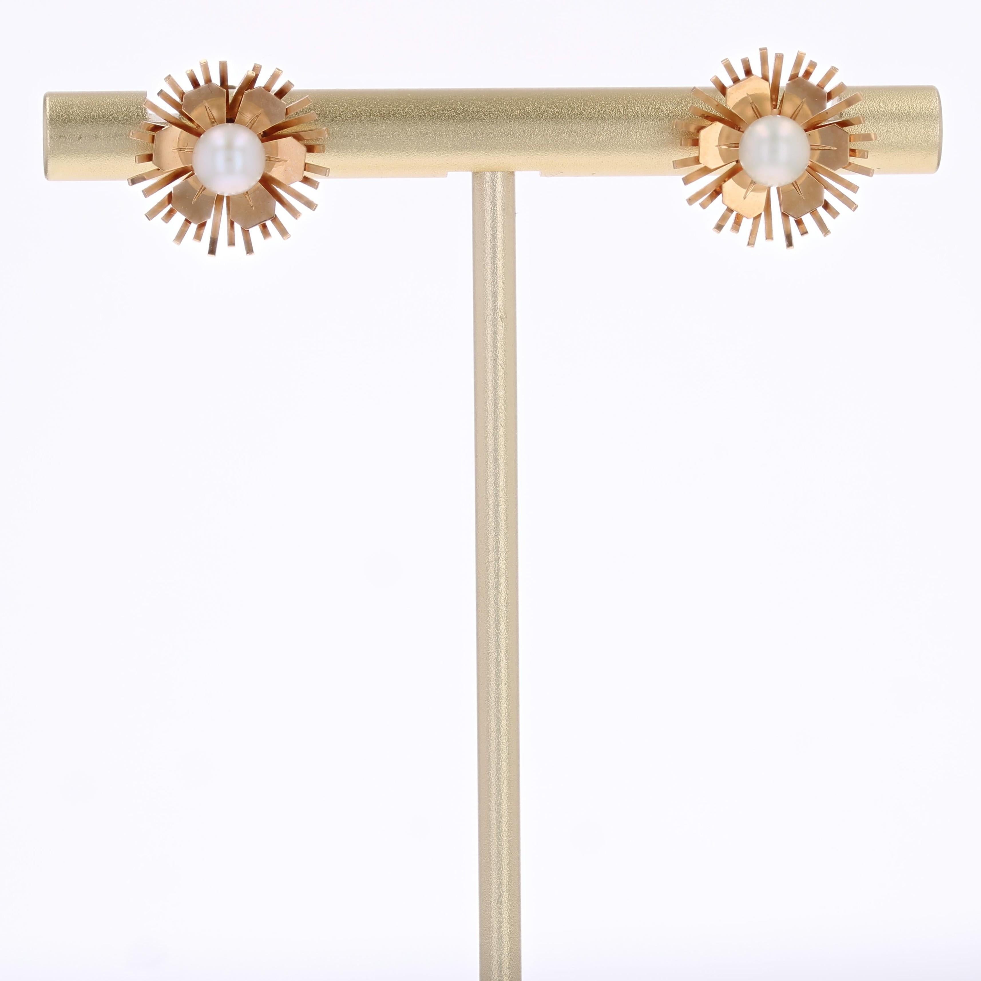 French 1960s Cultured Pearl 18 Karat Rose Gold Flower Stud Earrings For Sale 5