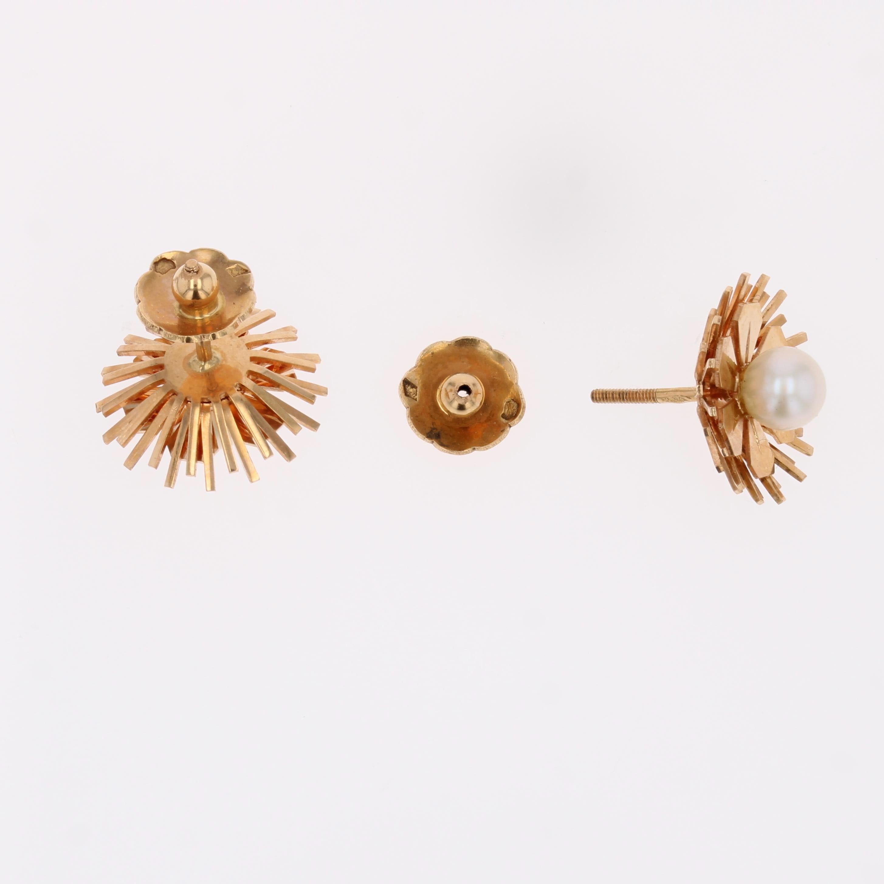 French 1960s Cultured Pearl 18 Karat Rose Gold Flower Stud Earrings For Sale 3
