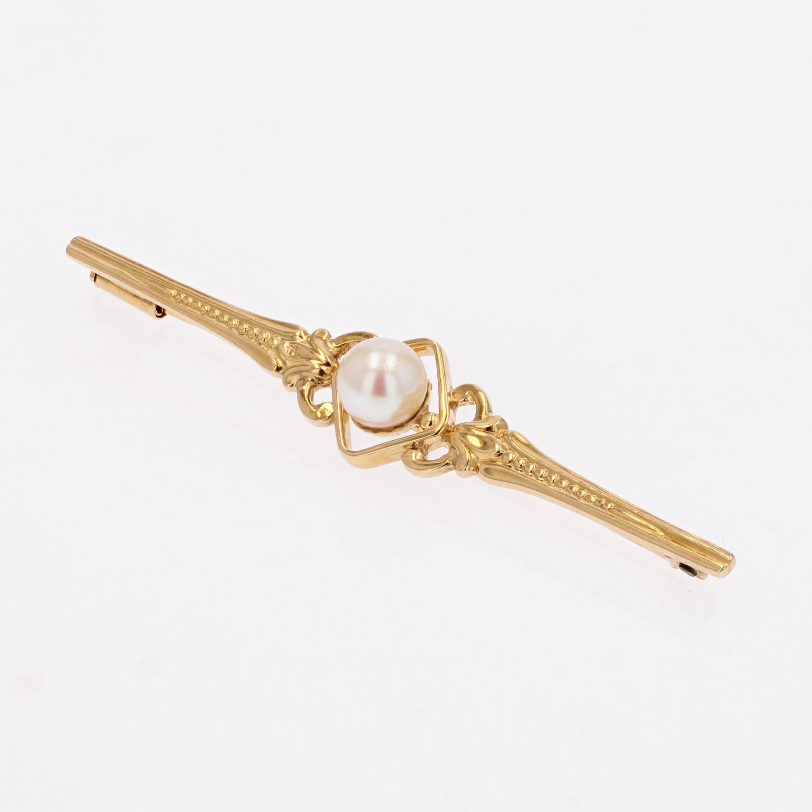 Retro French 1960s Cultured Pearl 18 Karat Yellow Gold Bar Brooch For Sale