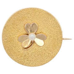 French, 1960s Cultured Pearl 18 Karat Yellow Gold Clover Brooch
