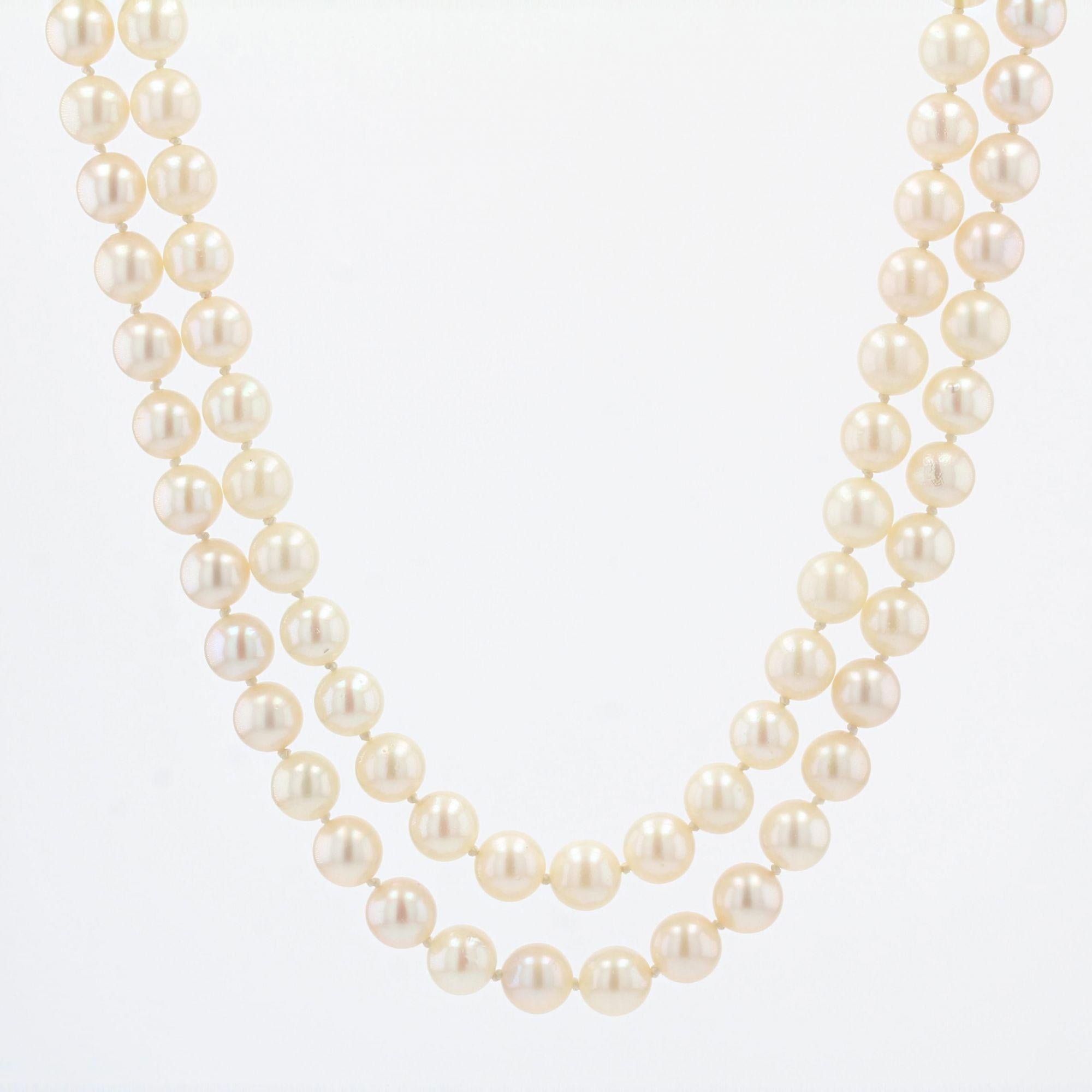 French 1960s Cultured Pearl 18 Karat Yellow Gold Double Row Necklace For Sale 4