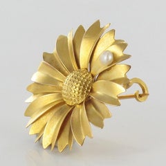 Französische Sonnenblumenbrosche aus 18 Karat Gelbgold mit Zuchtperlen, 1960er Jahre