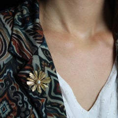 French 1960s Cultured Pearl 18 Karat Yellow Textured Gold Flower Brooch