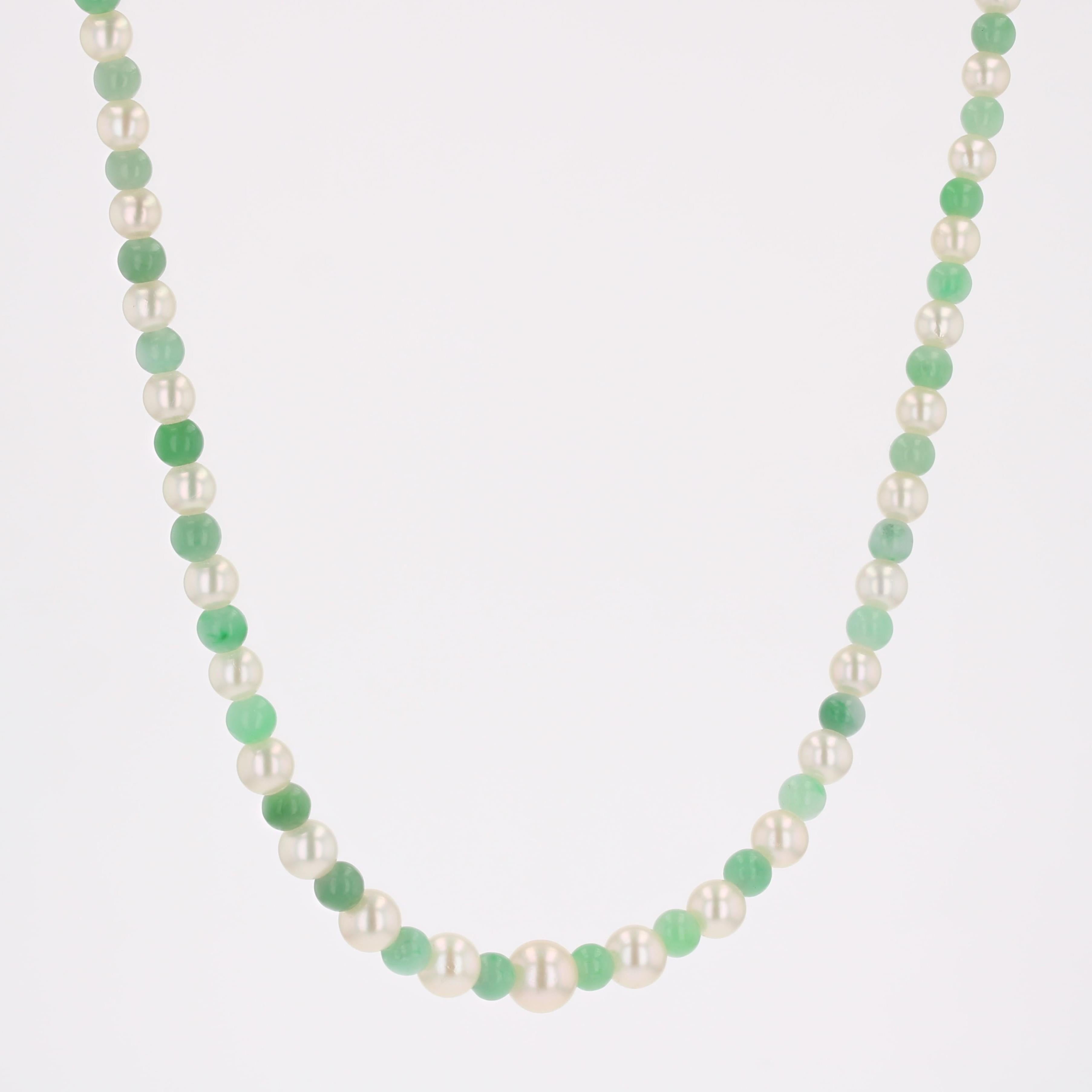 Perle coltivate francesi del 1960, perle di giada, collana con chiusura in oro rosa 18 carati In condizioni ottime in vendita a Poitiers, FR