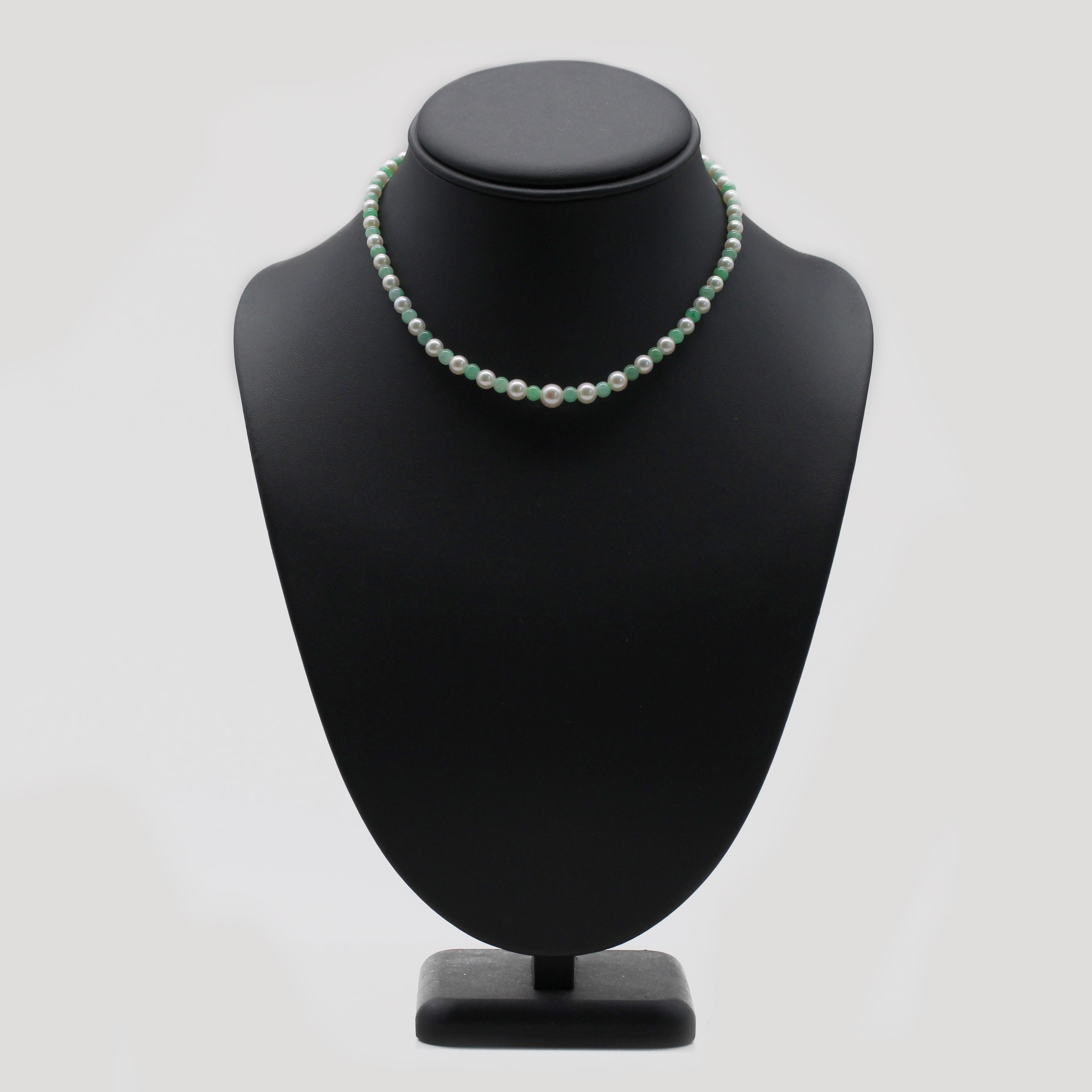 Perle coltivate francesi del 1960, perle di giada, collana con chiusura in oro rosa 18 carati in vendita 1