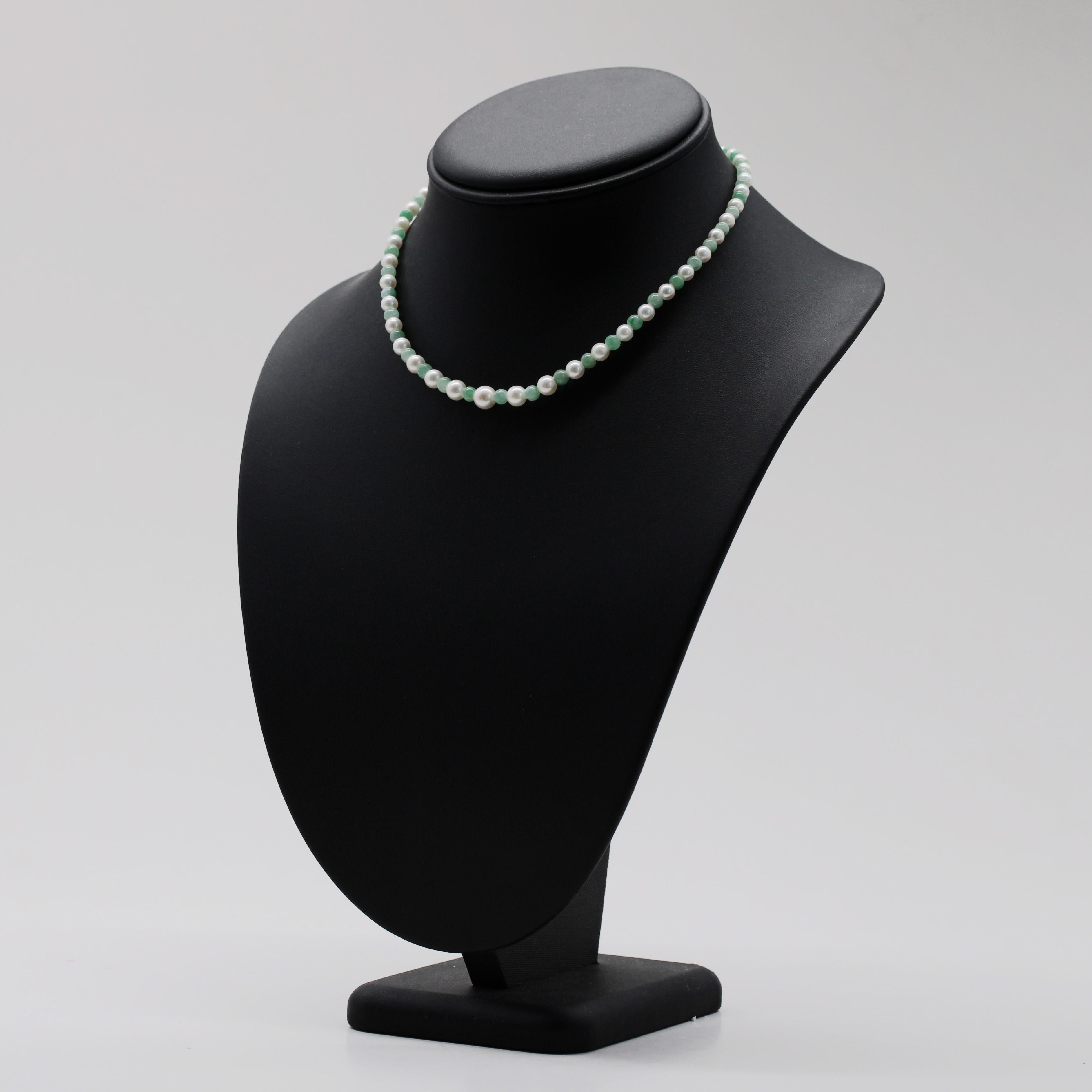 Perle coltivate francesi del 1960, perle di giada, collana con chiusura in oro rosa 18 carati in vendita 2