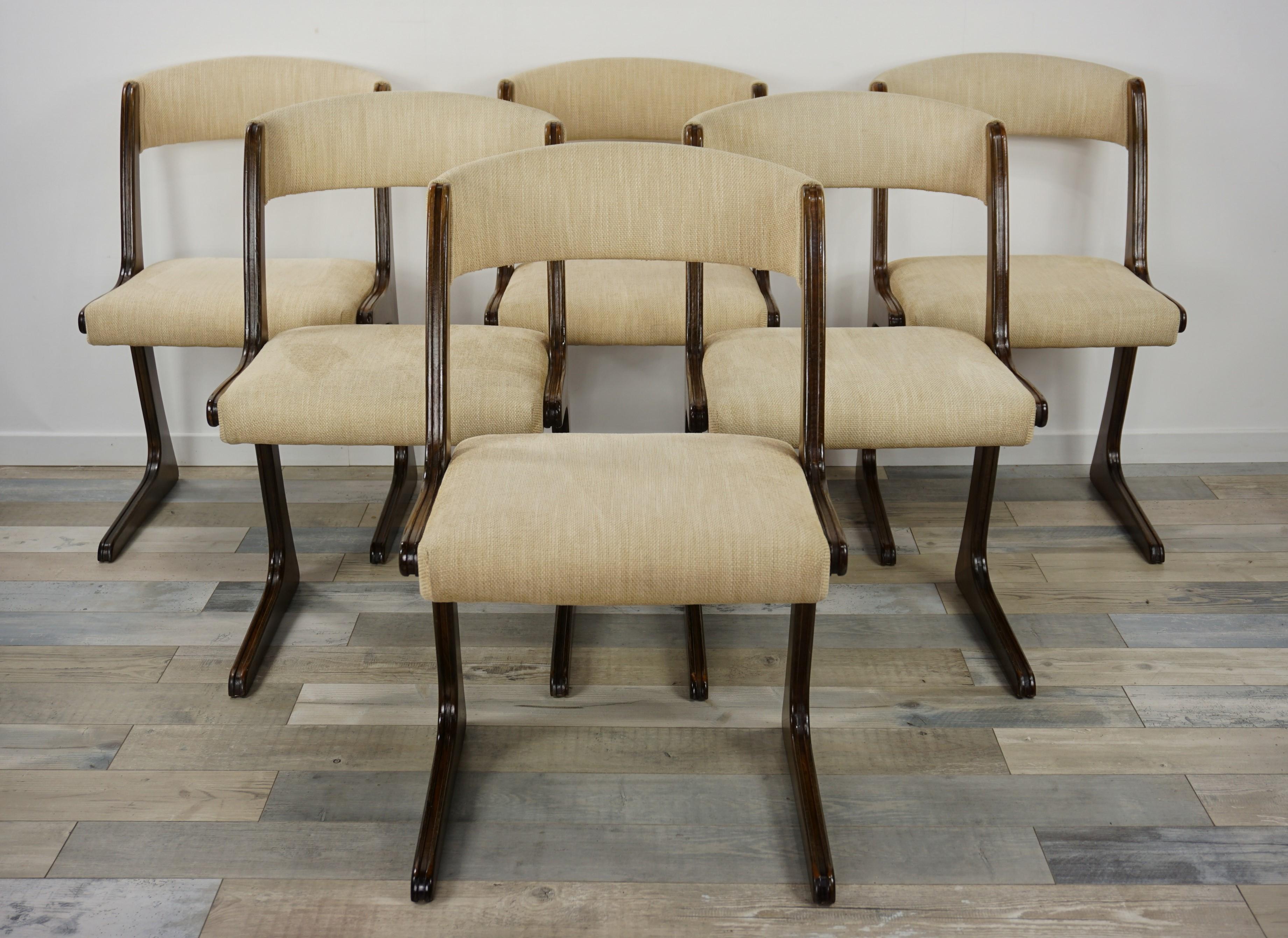 French 1960s Design Curved Wooden And Fabric Set of Six Chairs In Good Condition In Tourcoing, FR