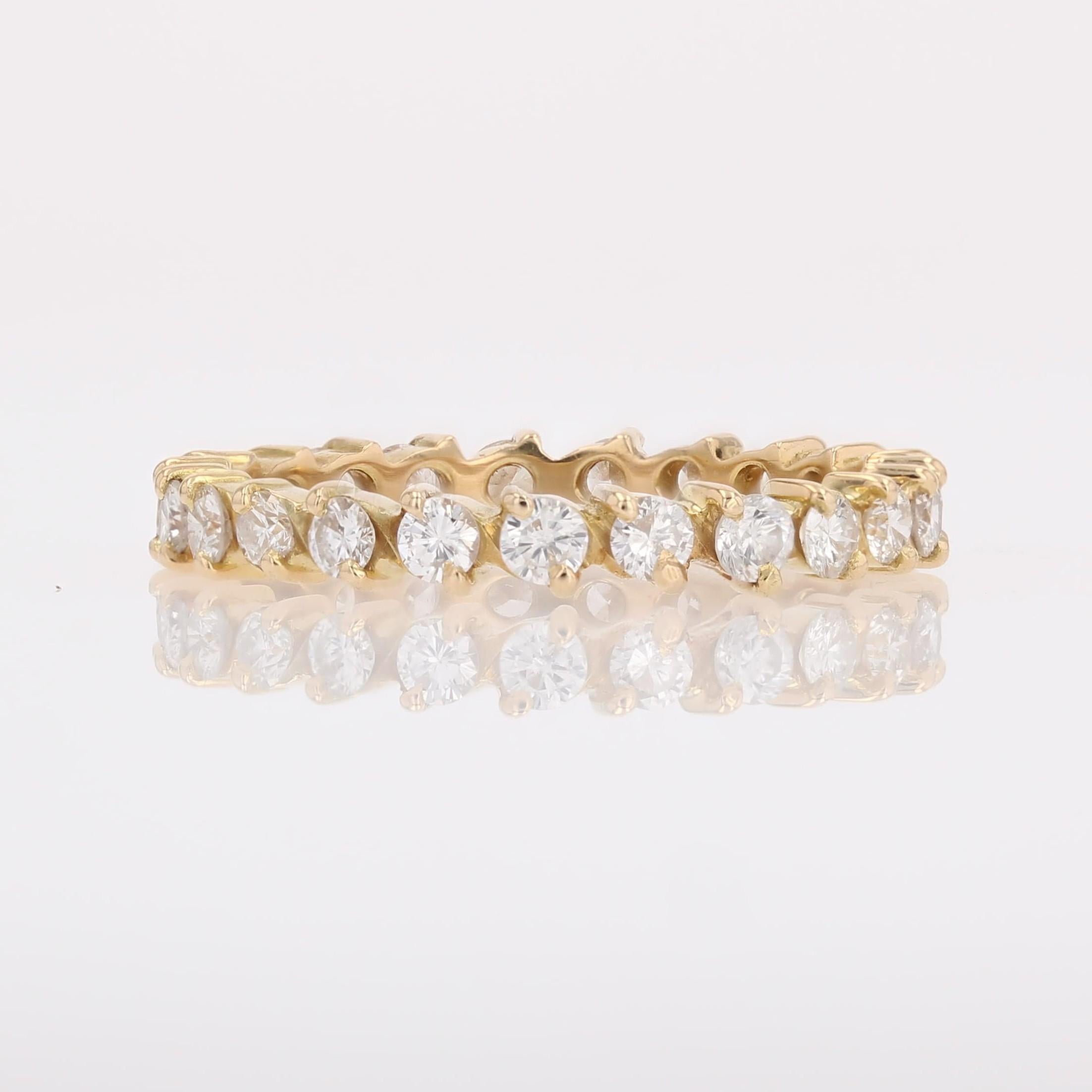 Anello nuziale di eternità in oro giallo 18 carati con diamante francese del 1960 in vendita 8