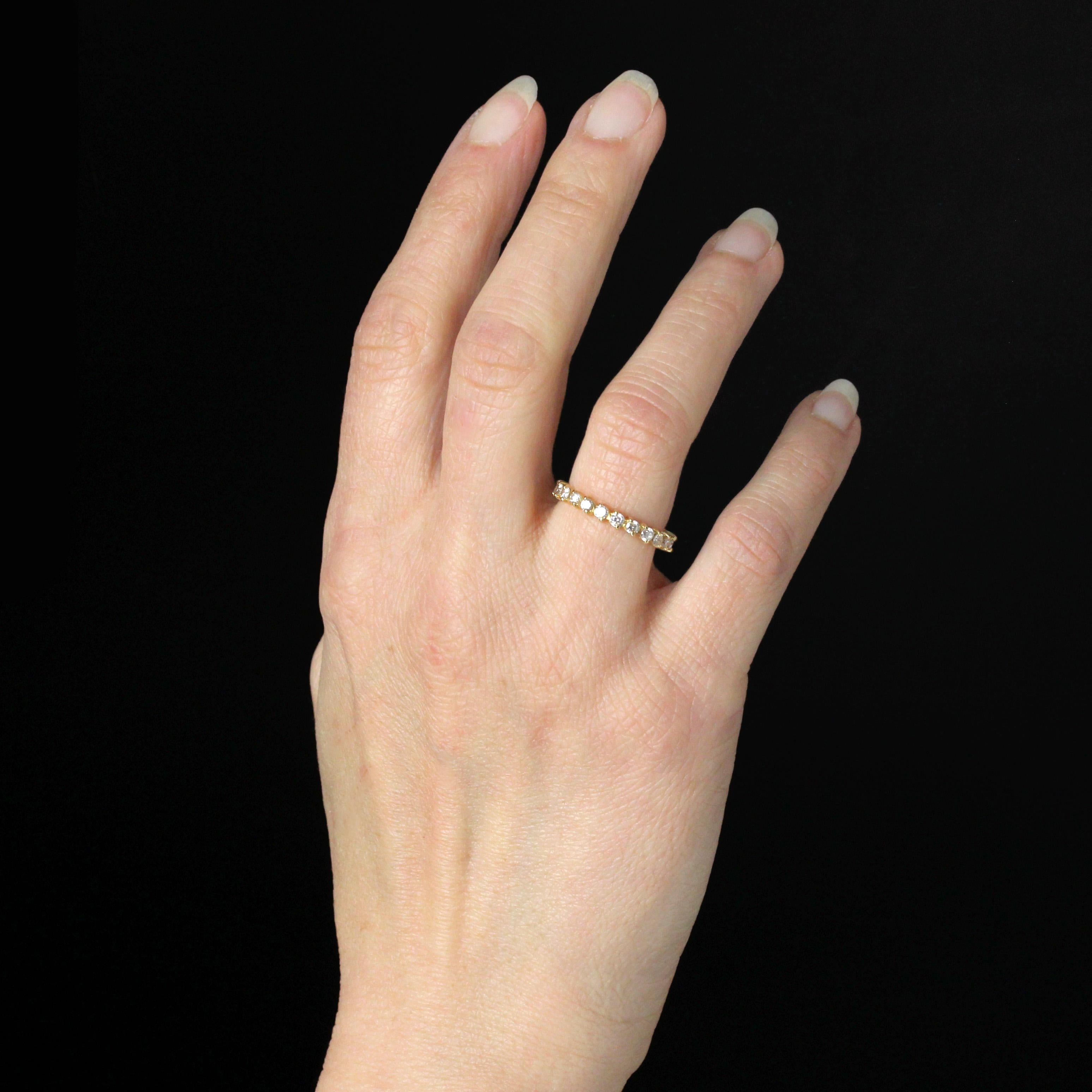 Taglio brillante Anello nuziale di eternità in oro giallo 18 carati con diamante francese del 1960 in vendita
