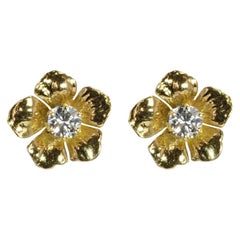 French 1960s Diamond 18 Karat Yellow Gold Flower Earrings