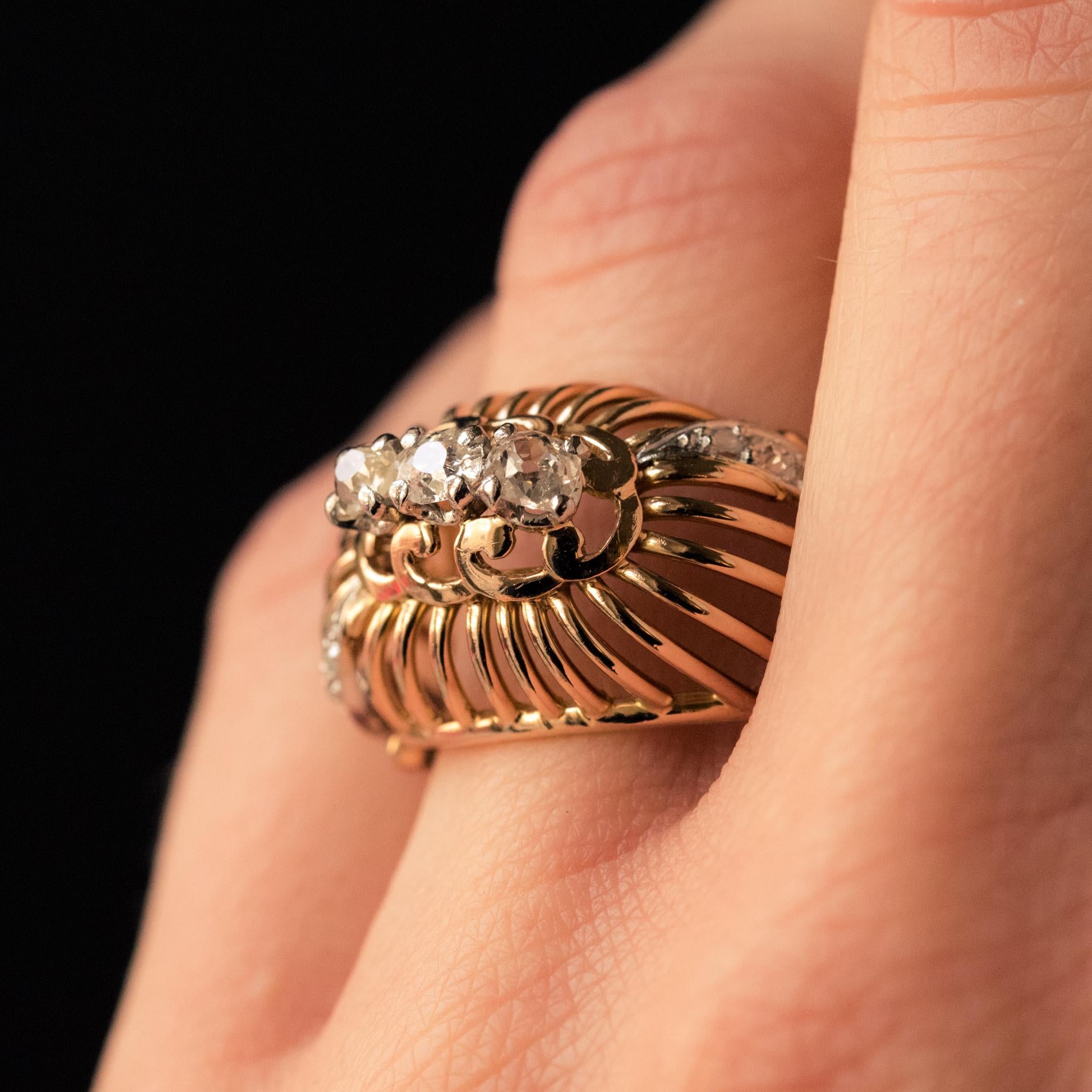 Bague à dôme en or jaune 18 carats avec diamant des années 1960 Bon état - En vente à Poitiers, FR