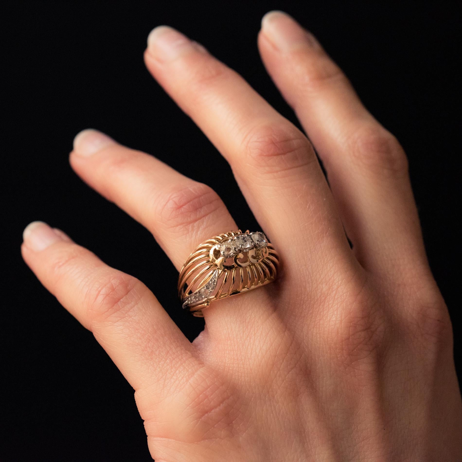 Bague à dôme en or jaune 18 carats avec diamant des années 1960 en vente 2