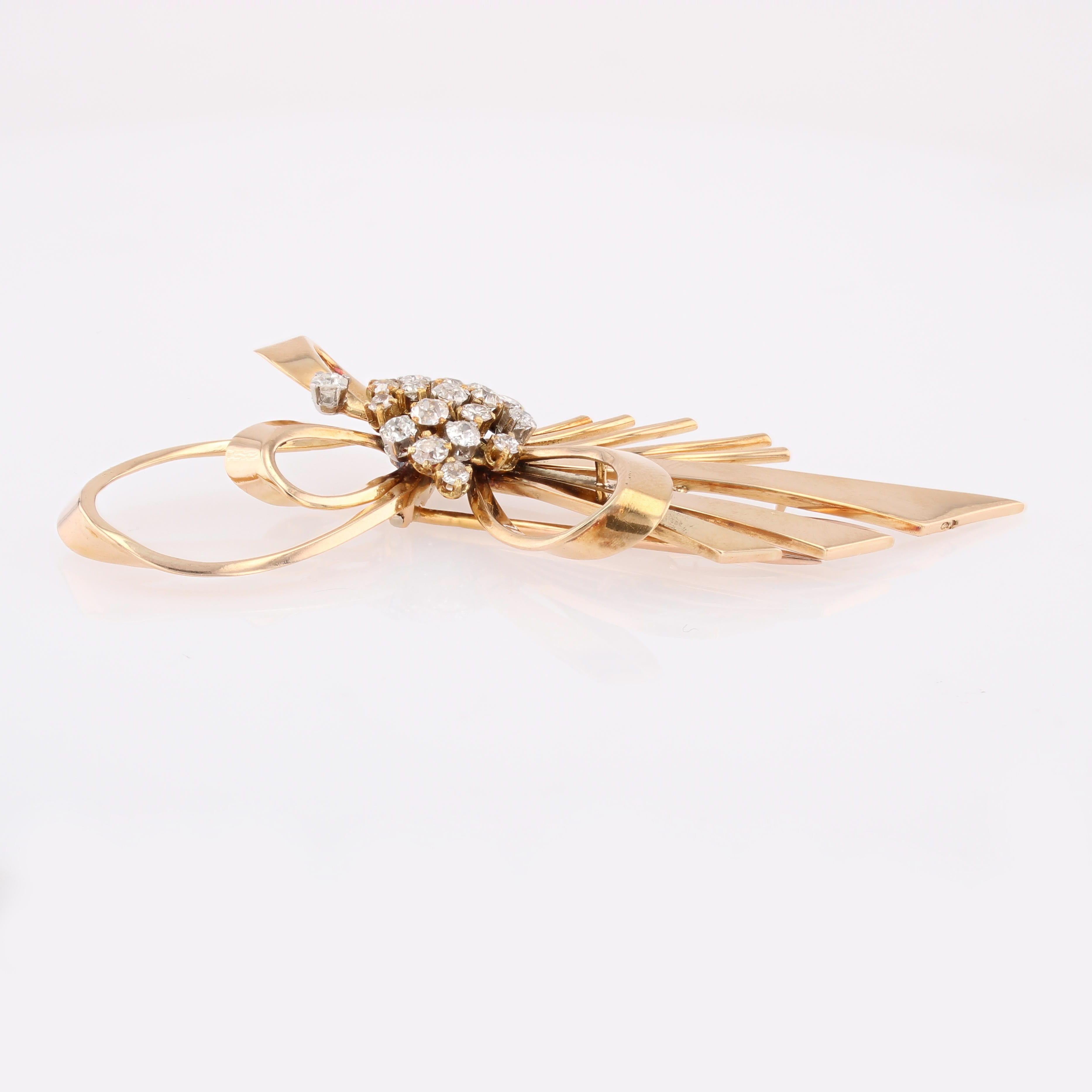 Französische 1960er Jahre Diamanten 18 Karat Rose Gold Schleife Brosche im Zustand „Gut“ im Angebot in Poitiers, FR