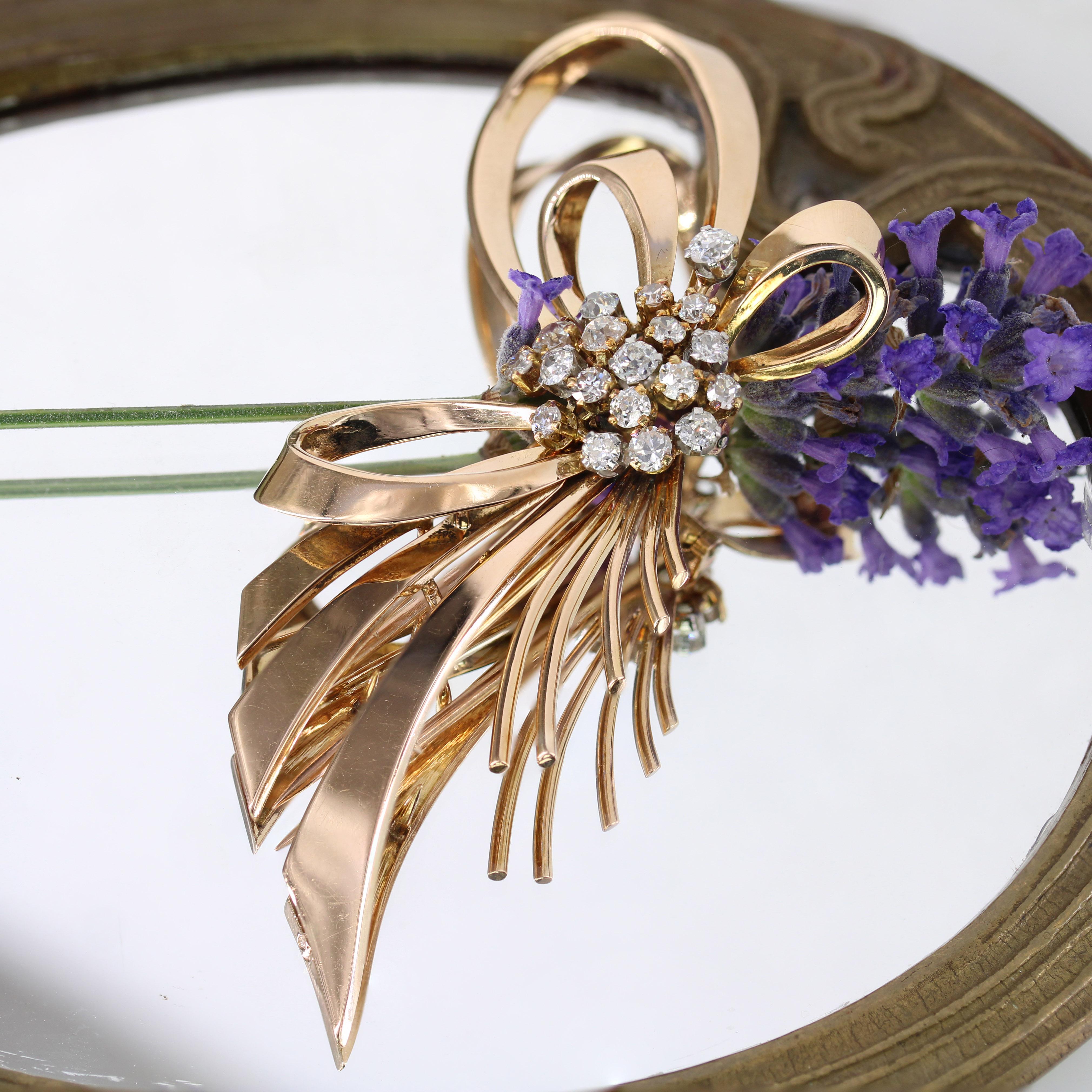 Französische 1960er Jahre Diamanten 18 Karat Rose Gold Schleife Brosche im Angebot 1