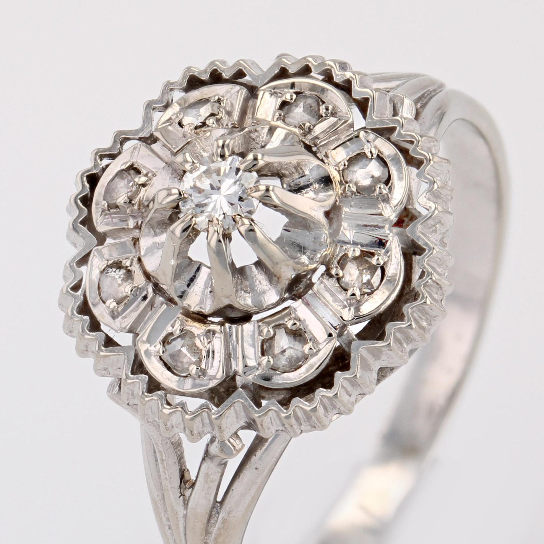 Französischer 1960er Jahre Diamanten 18 Karat Weißgold Retro Ring im Angebot 2