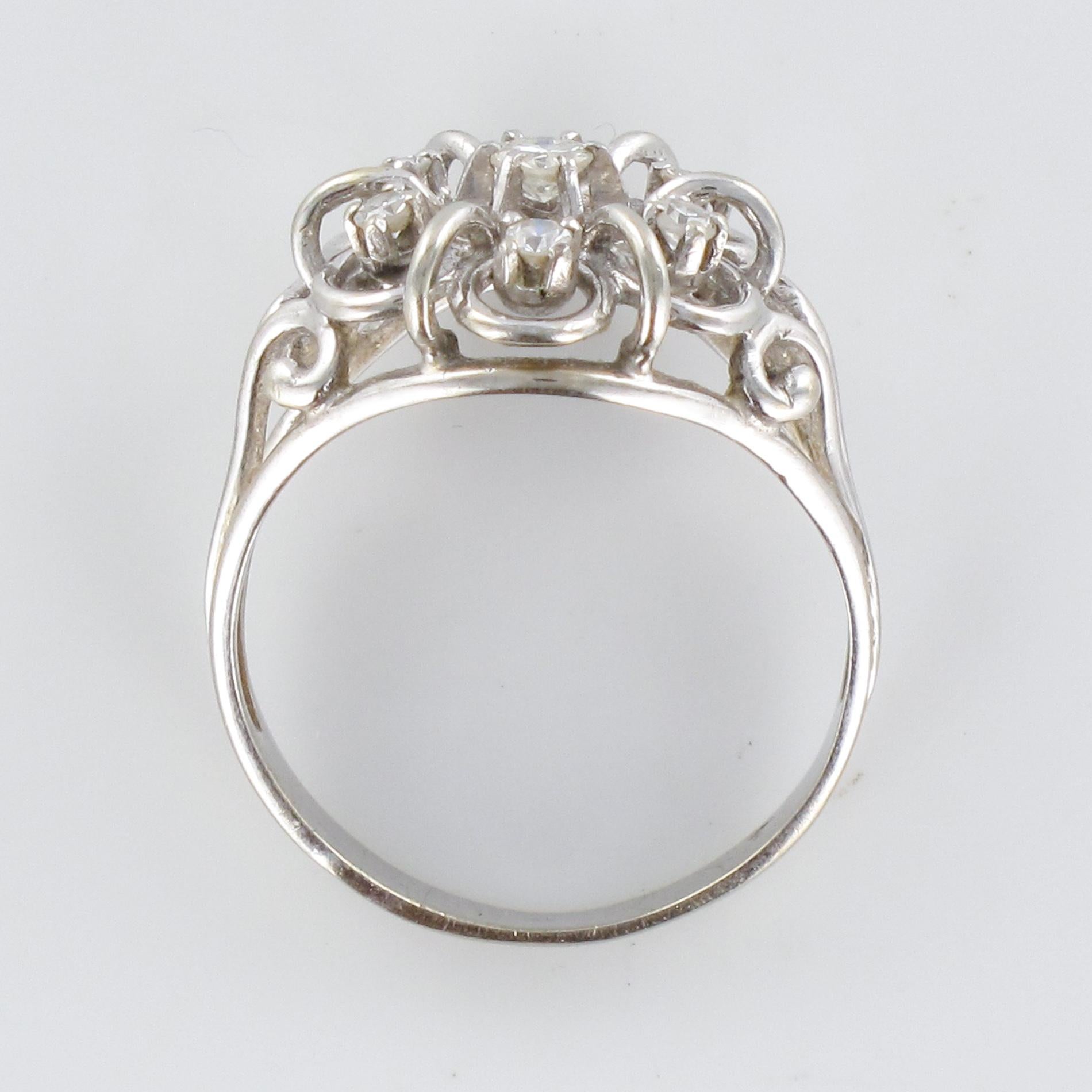 Bague à fil en or blanc 18 carats, diamants des années 1960 françaises en vente 9